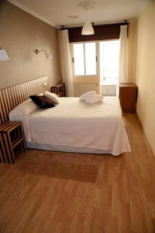 Photo of the whole room, Bed in Hotel Villa De Ribadeo