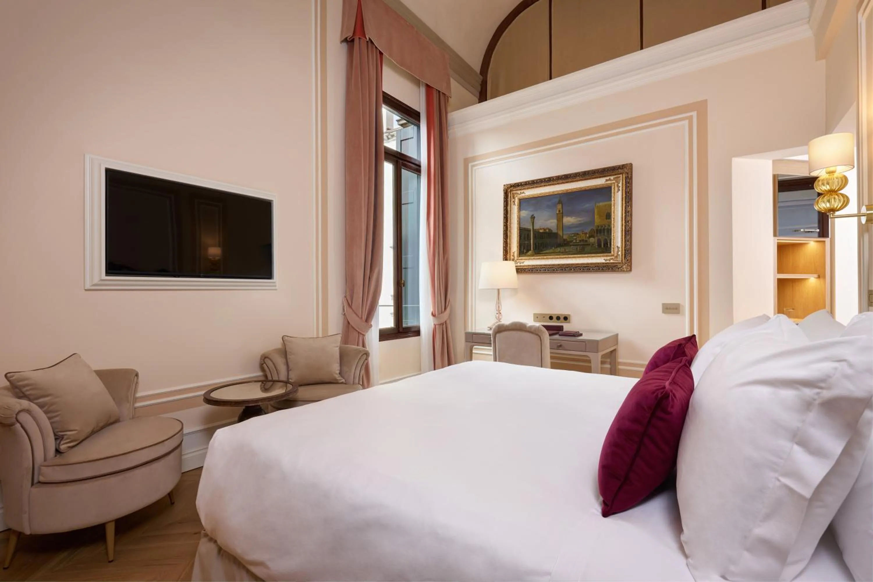 Photo of the whole room, Bed in Hotel Palazzo Giovanelli e Gran Canal