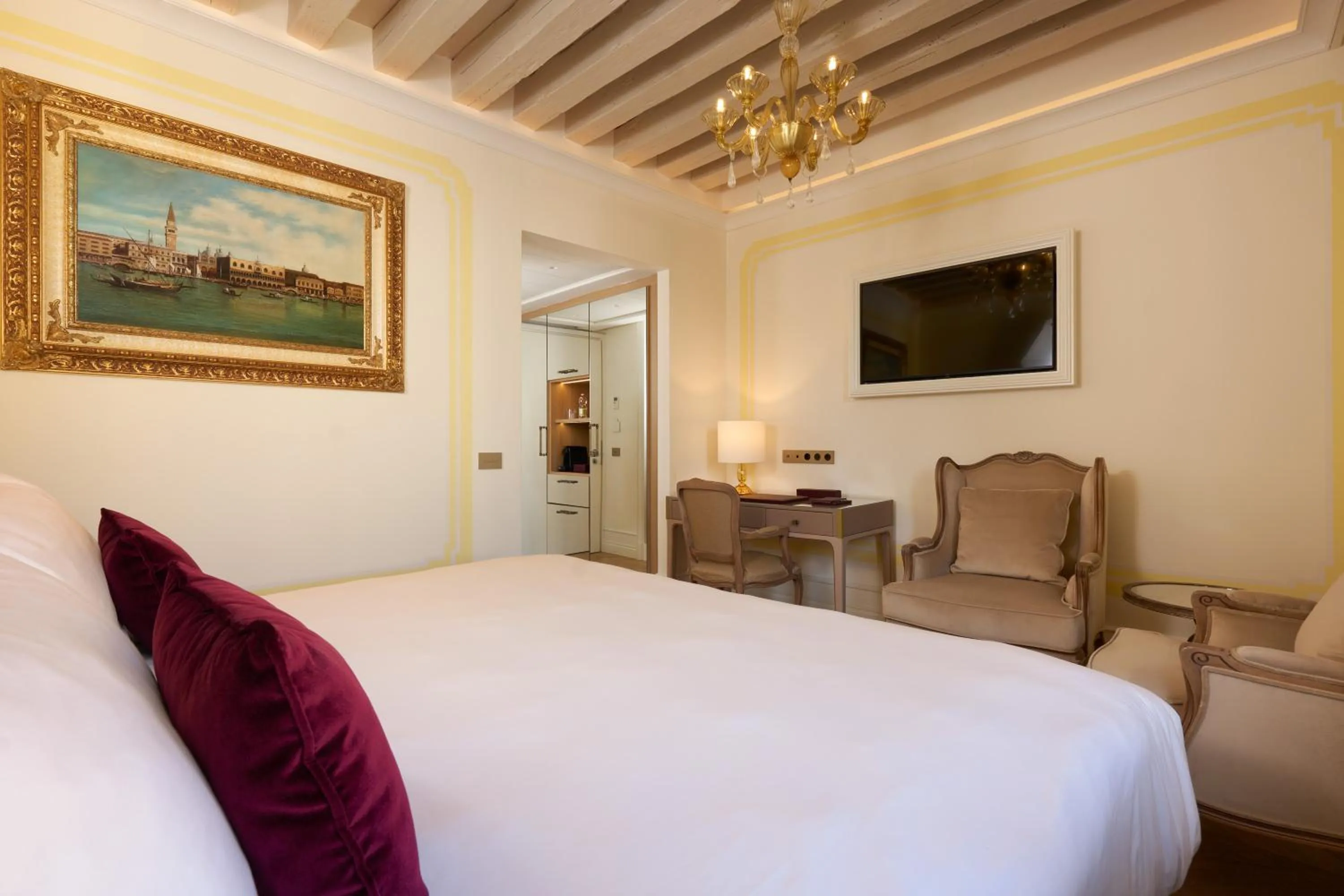 Bedroom, Bed in Hotel Palazzo Giovanelli e Gran Canal