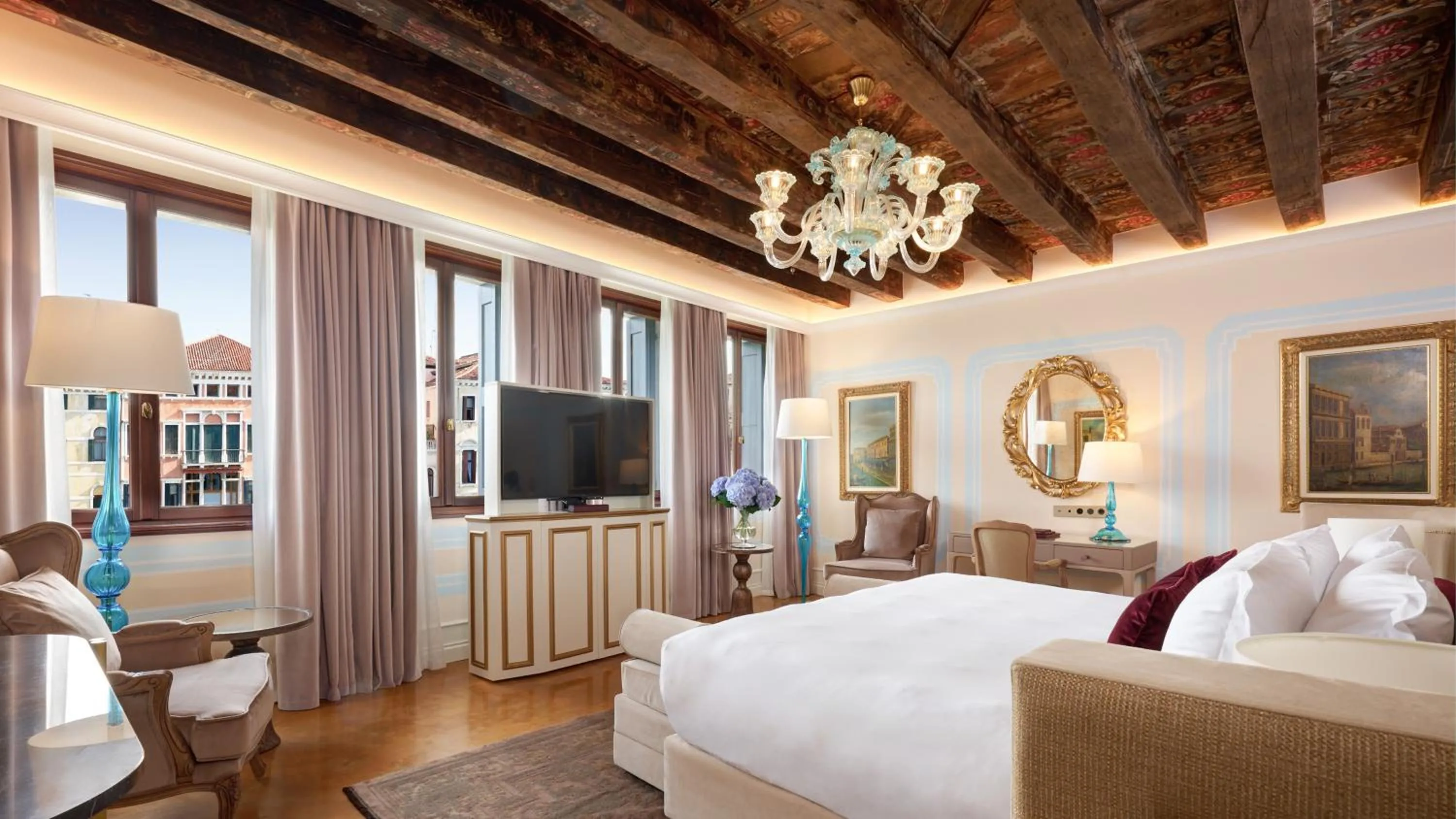 Photo of the whole room, Bed in Hotel Palazzo Giovanelli e Gran Canal
