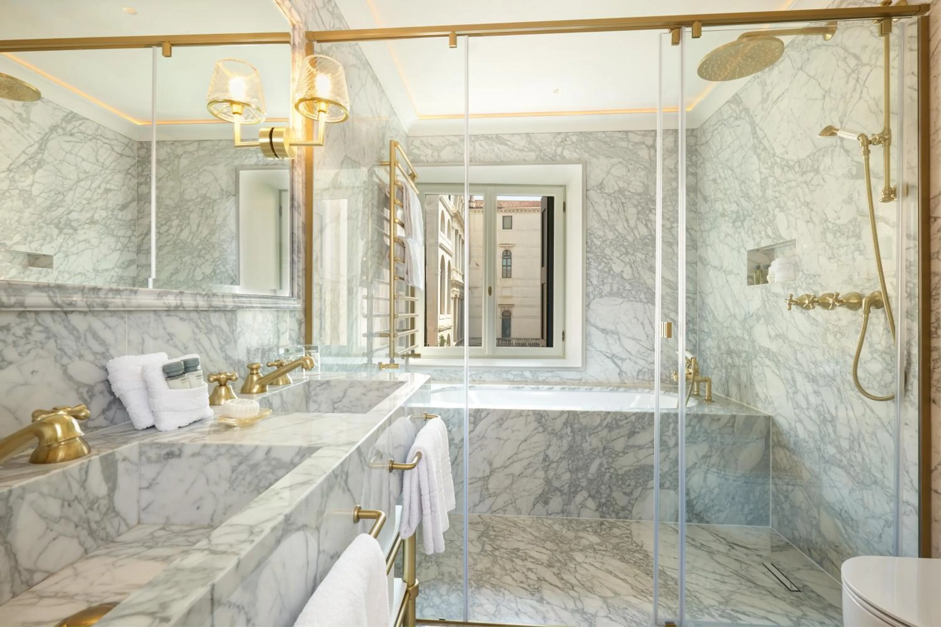 Bathroom in Hotel Palazzo Giovanelli e Gran Canal