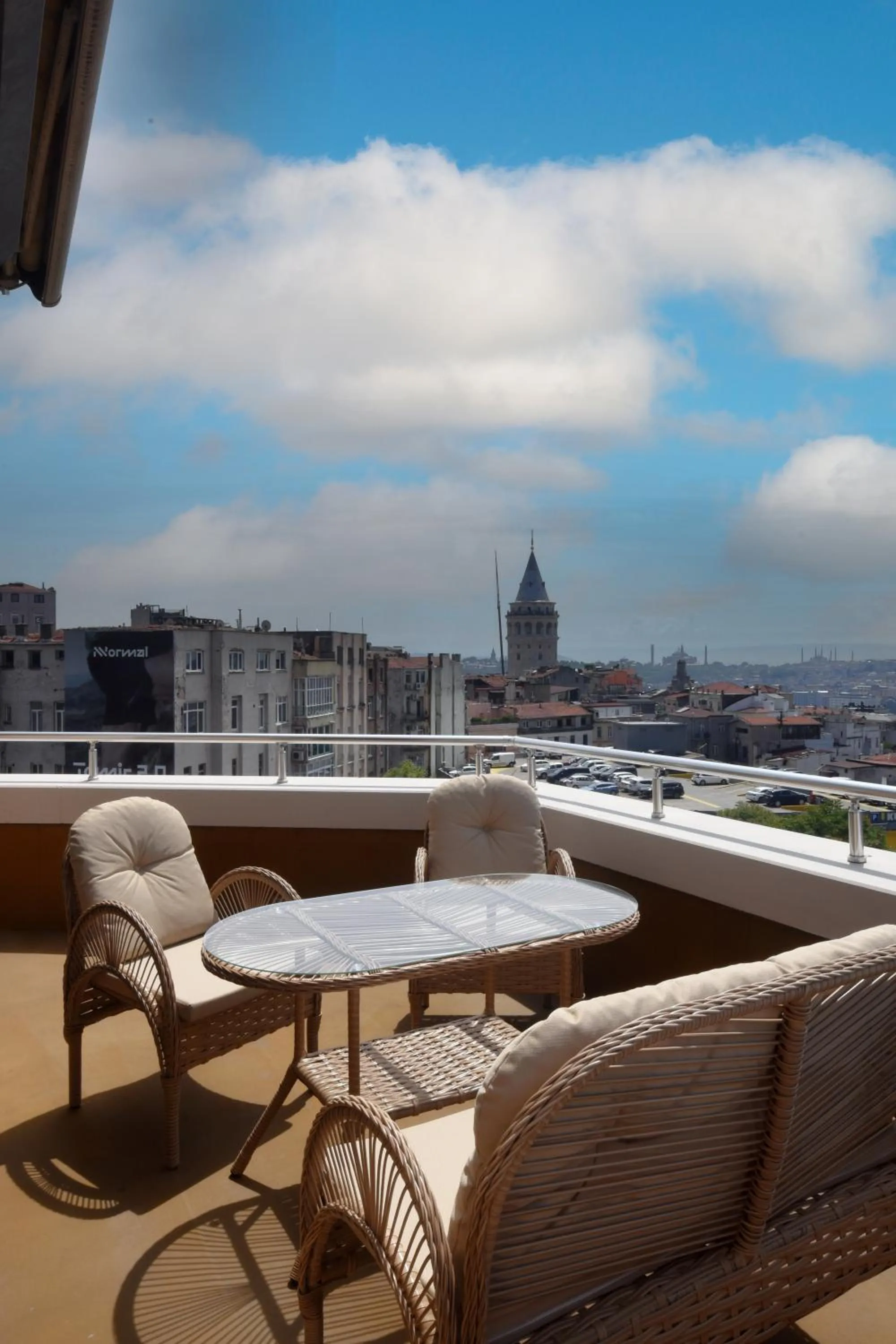 Day in Continental Hotel Pera