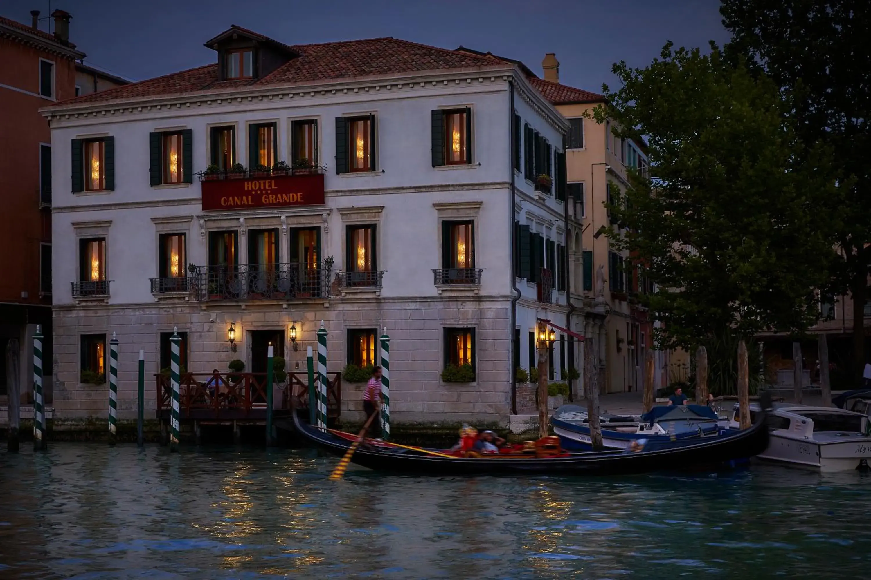 Property building in Canal Grande Property building in Canal Grande