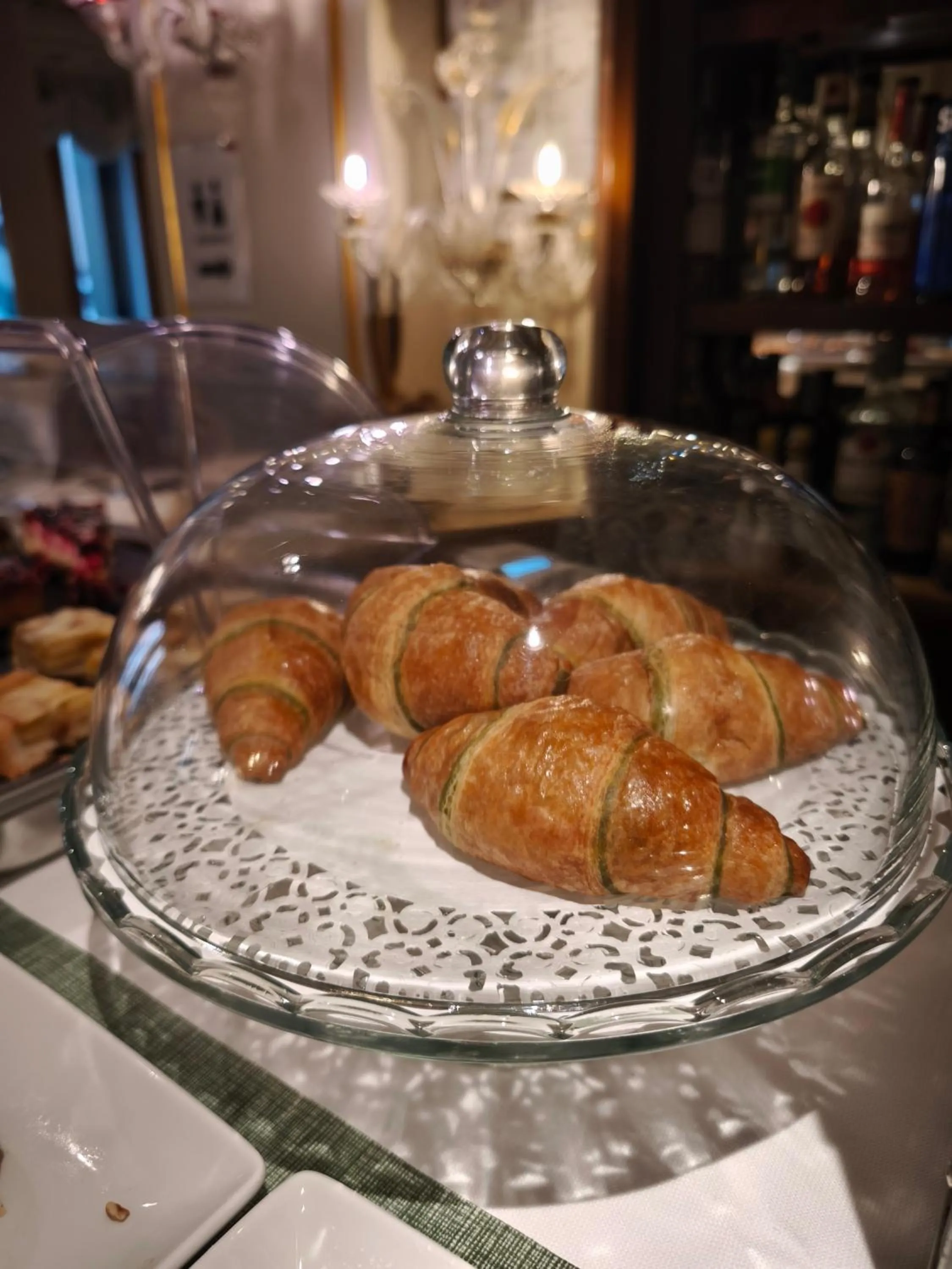 Breakfast in Canal Grande