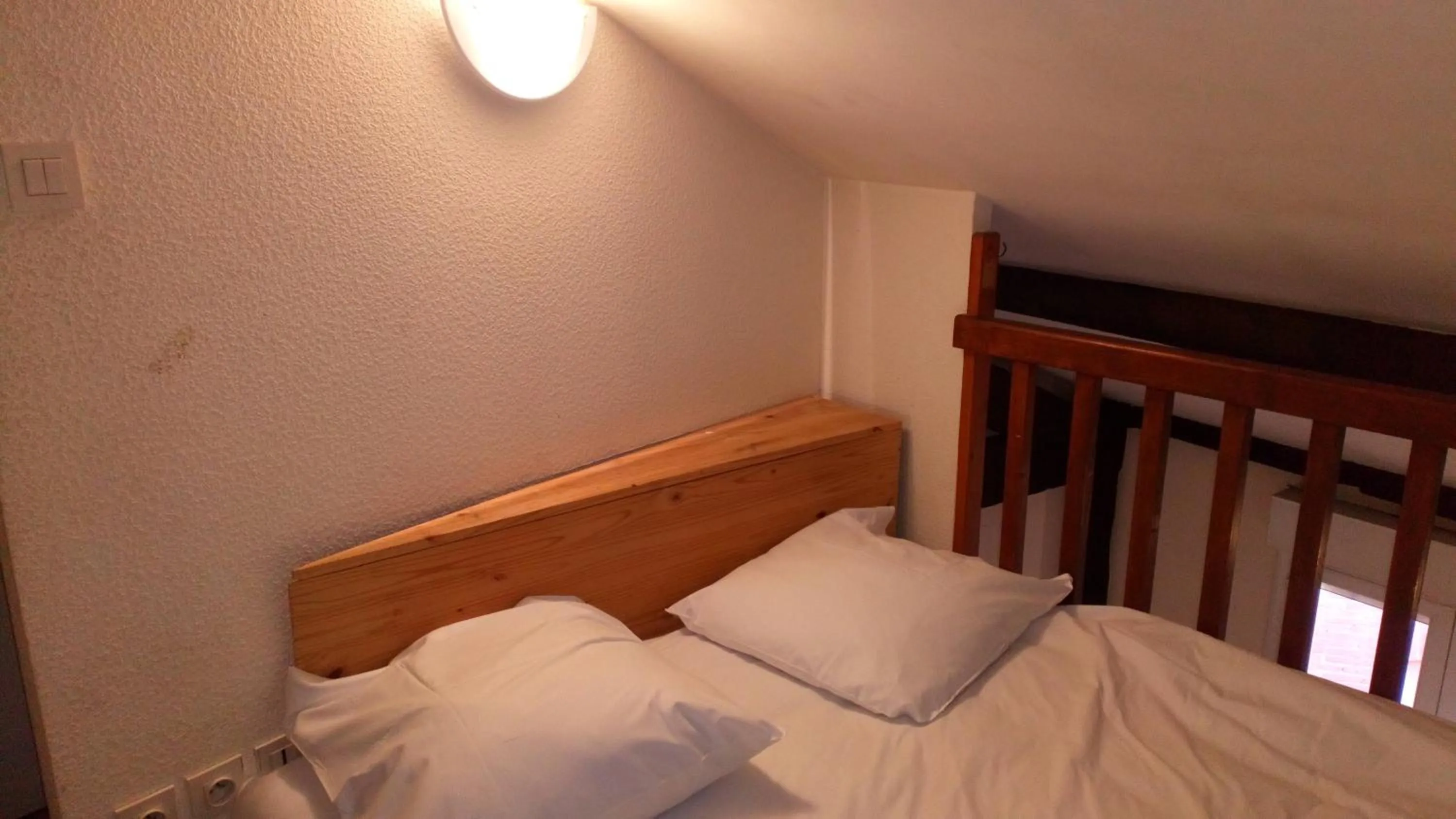 Bedroom, Bed in Résidence le Pastel François Verdier