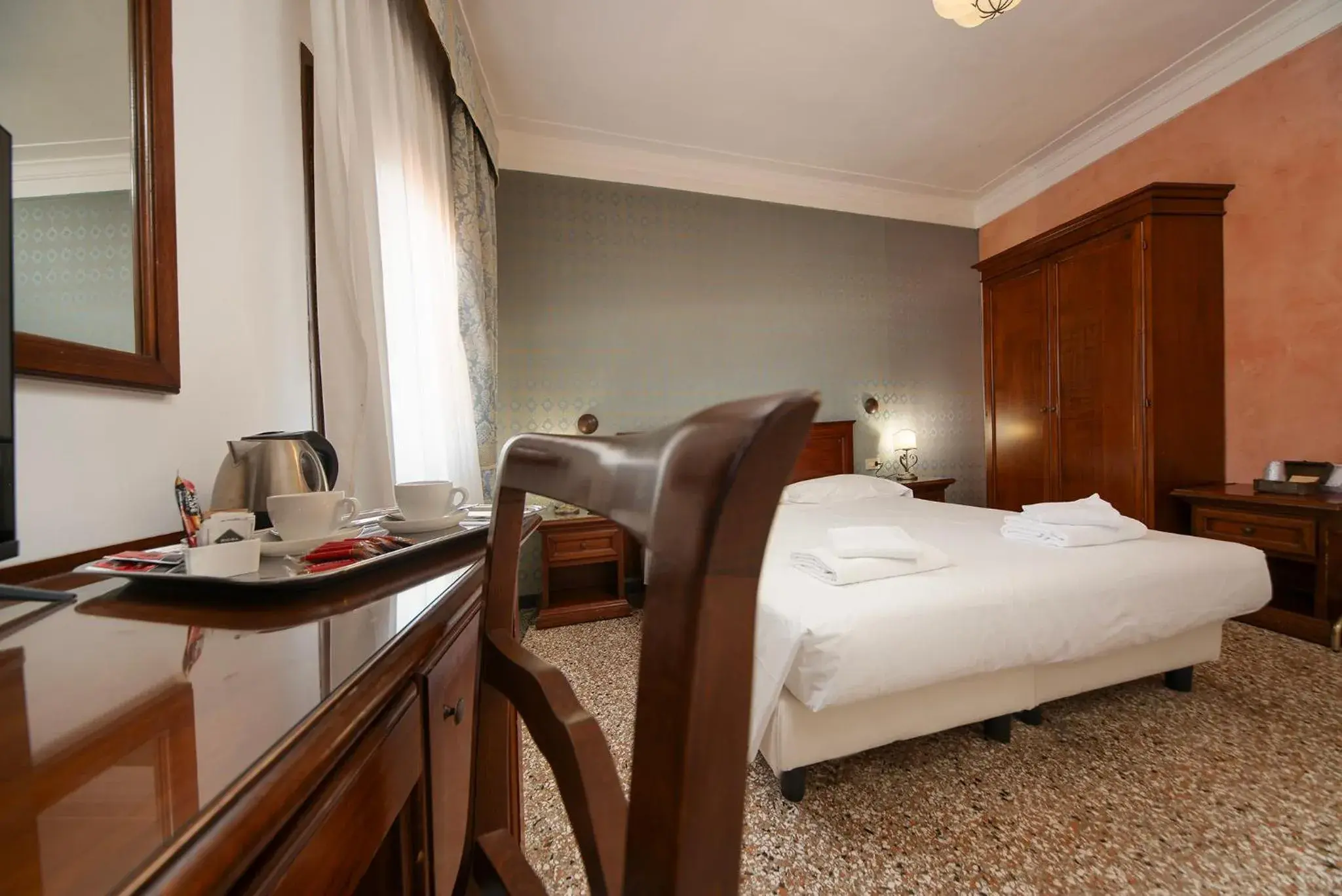 Food and drinks, Bed in Locanda Antica Venezia Food and drinks, Bed in Locanda Antica Venezia