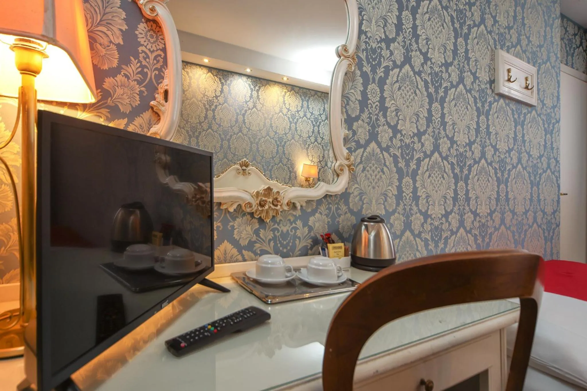 Coffee/tea facilities in Locanda Antica Venezia