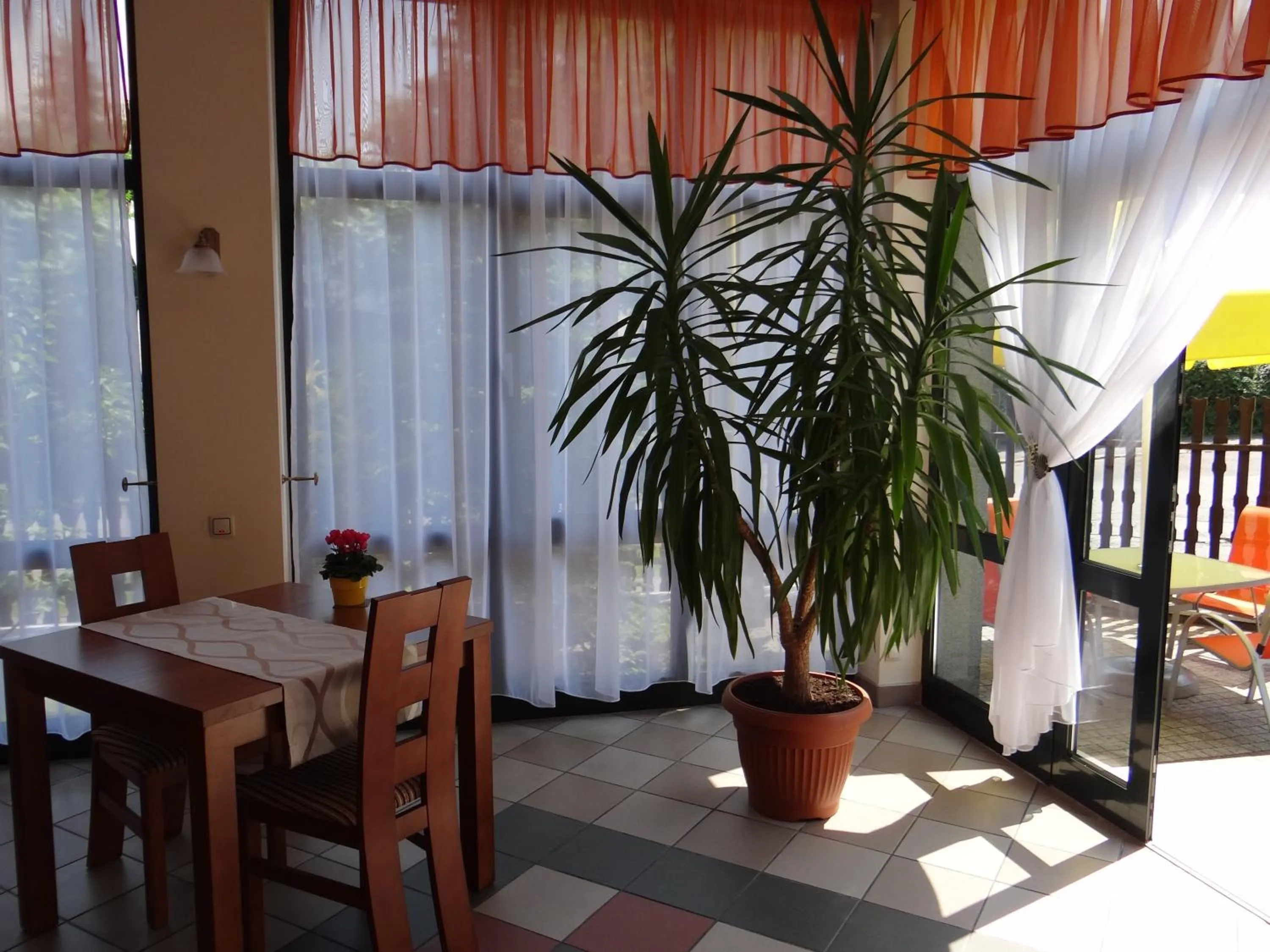 Restaurant/places to eat in Hotel Restauracja Kinga