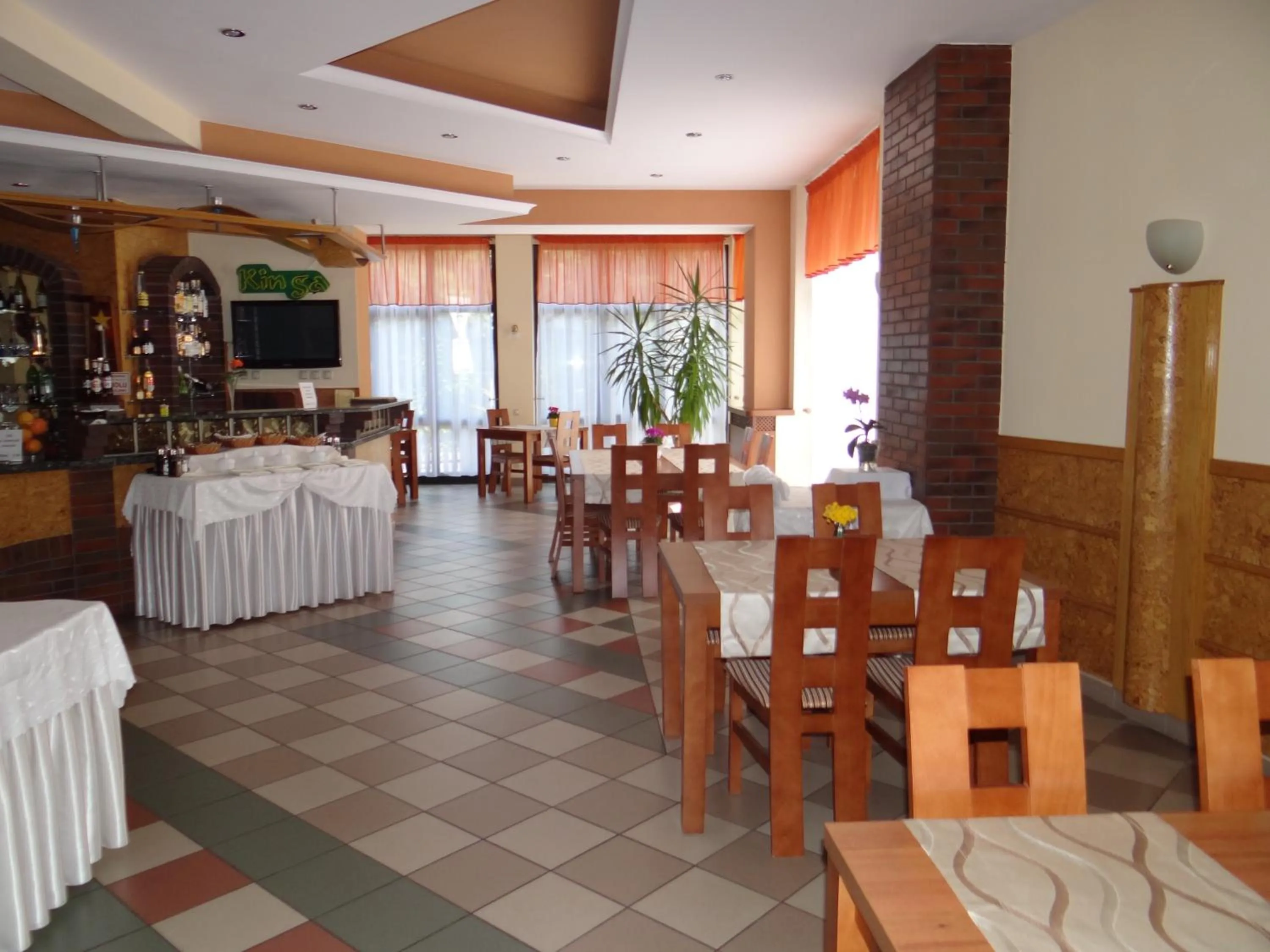 Restaurant/places to eat in Hotel Restauracja Kinga