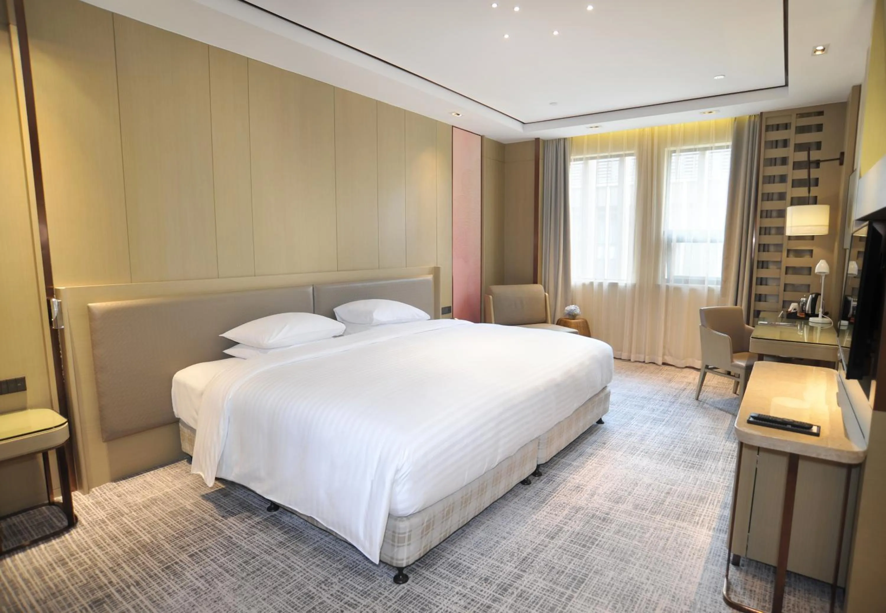 Bed in Courtyard by Marriott Shanghai International Tourism and Resorts Zone
