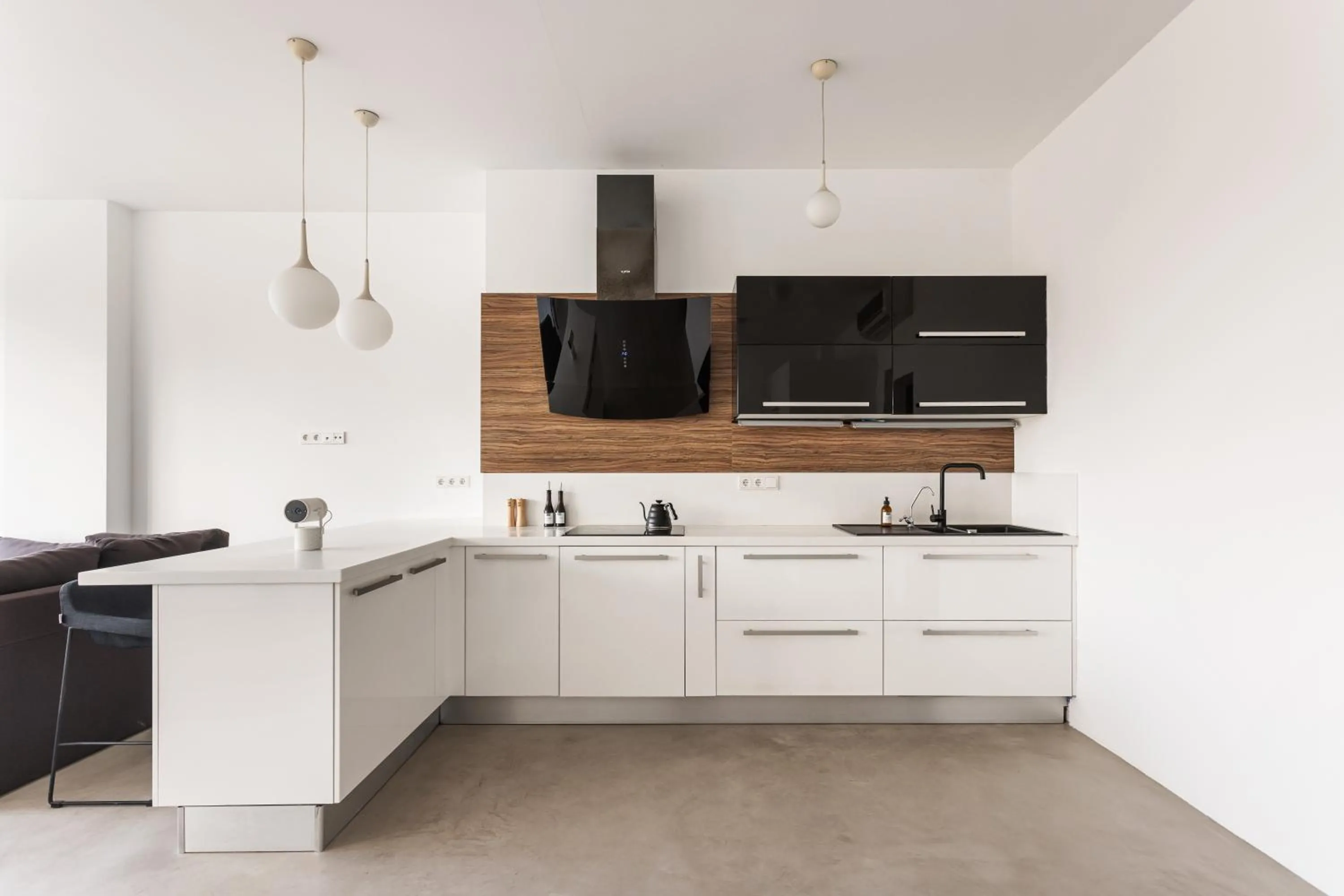 Kitchen or kitchenette in At Home Apartment