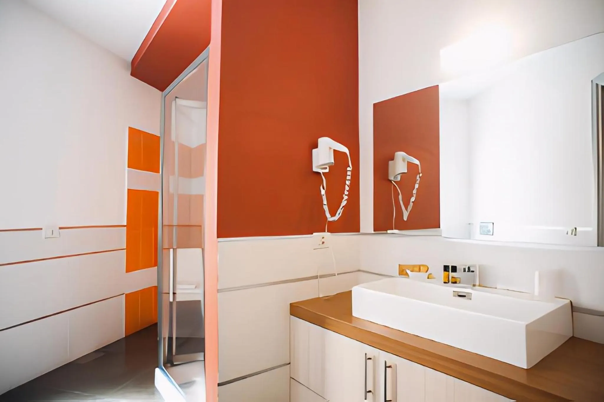 Bathroom in Ragusa Inn