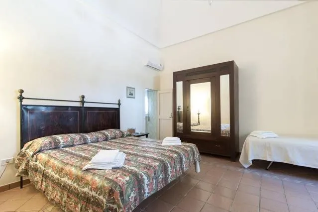 Photo of the whole room, Bed in Il Giardino casa vacanze