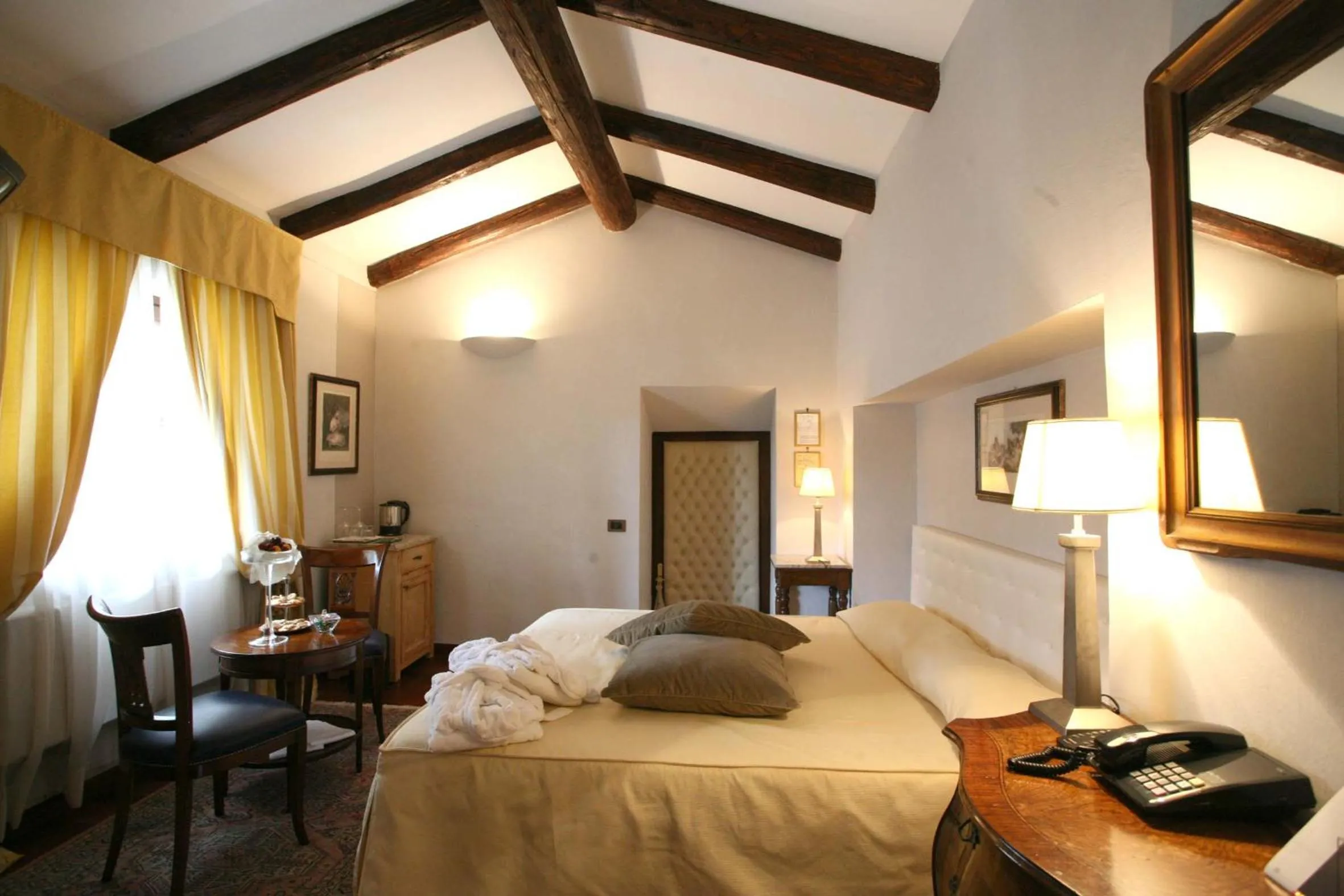 Bed in Hotel Villa Beccaris