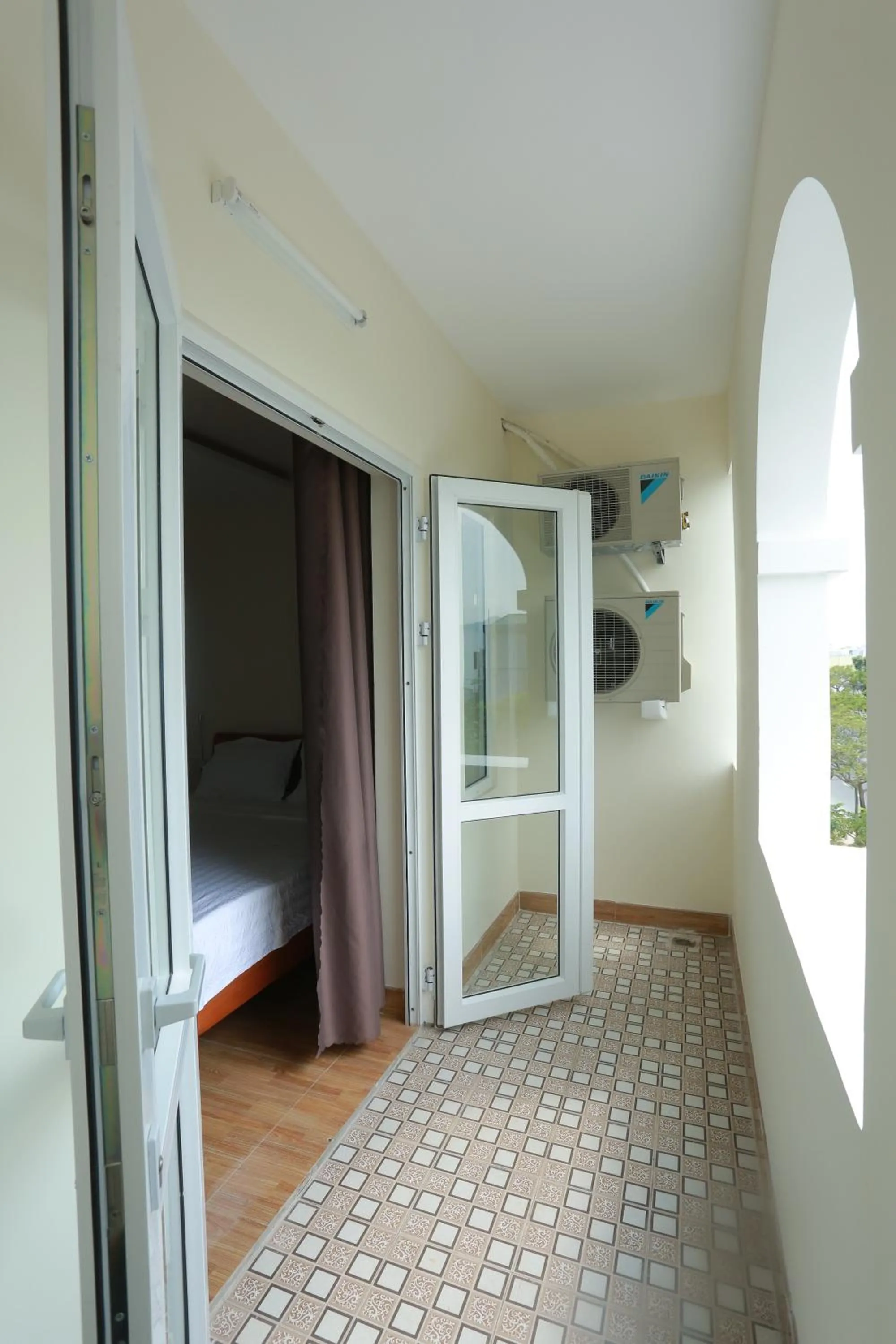 Shower, Bed in Gia Loi Hotel