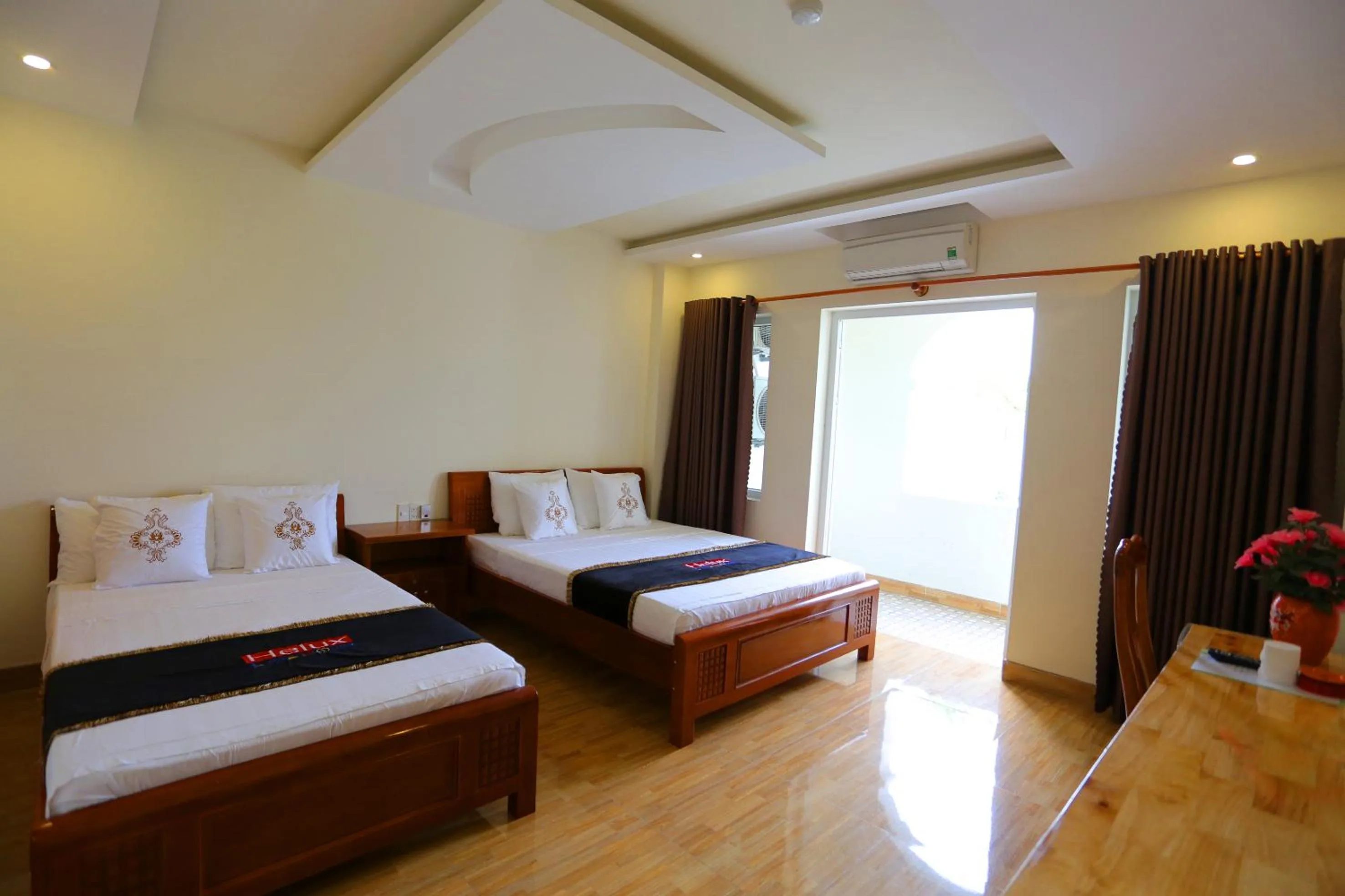 Property building, Bed in Gia Loi Hotel