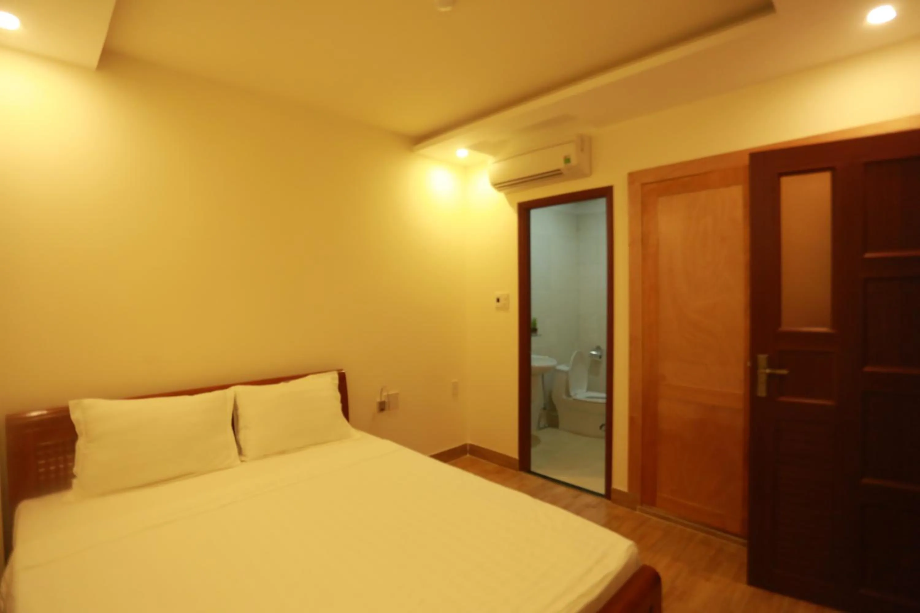 Nearby landmark, Bed in Gia Loi Hotel