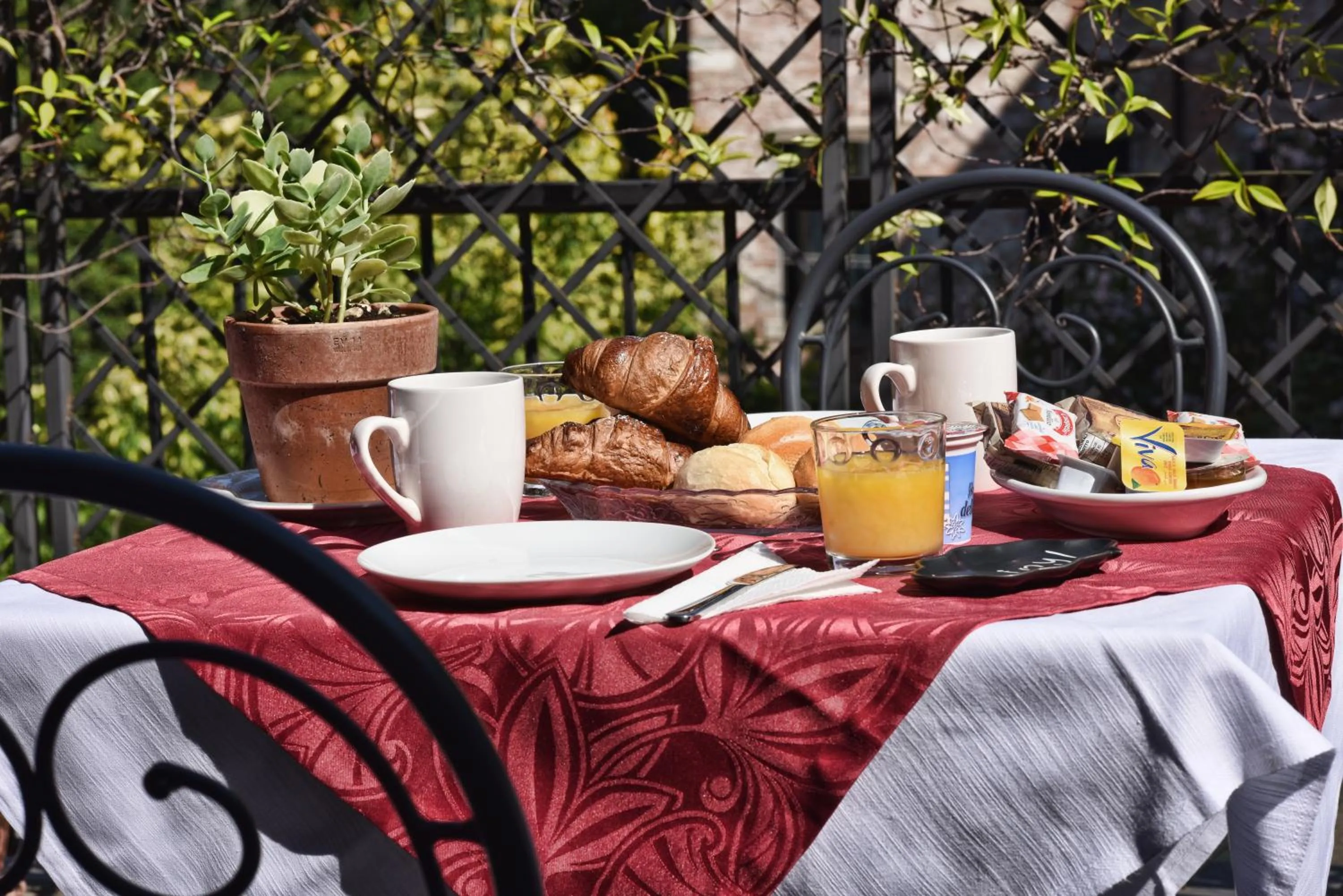 Food and drinks in Locanda Casa Martini