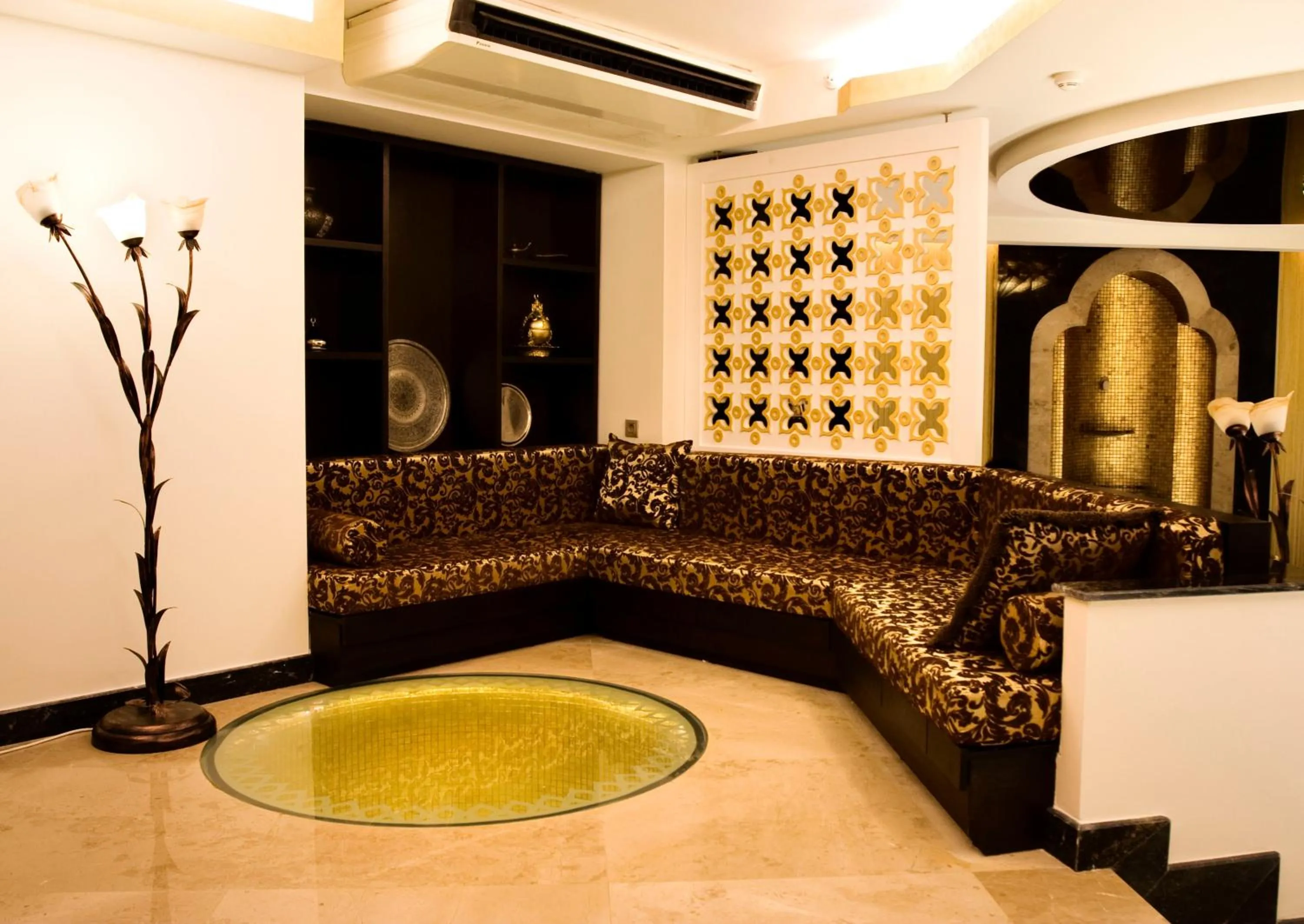 Lounge or bar in Ottoman Hotel Park - Special Category