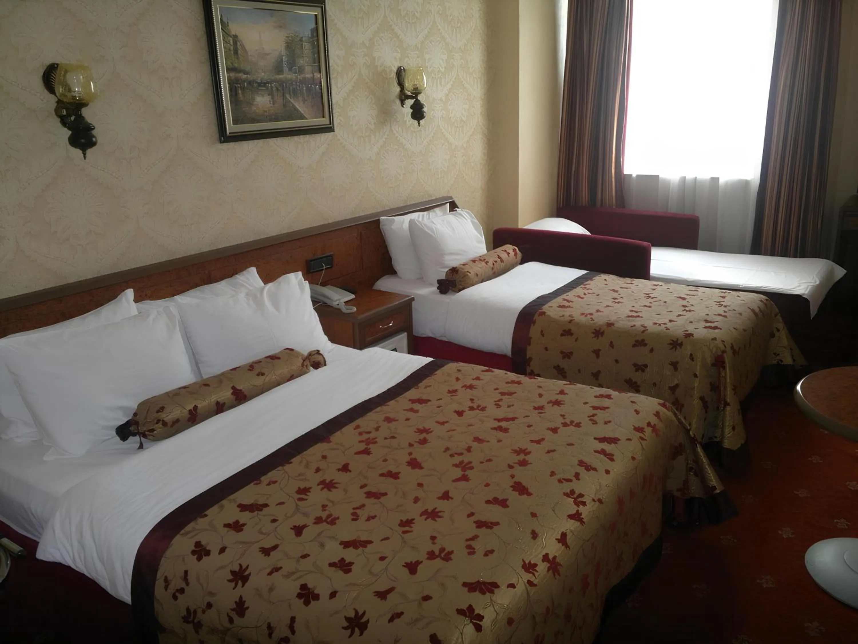 Bedroom, Bed in Grand Hilarium Hotel