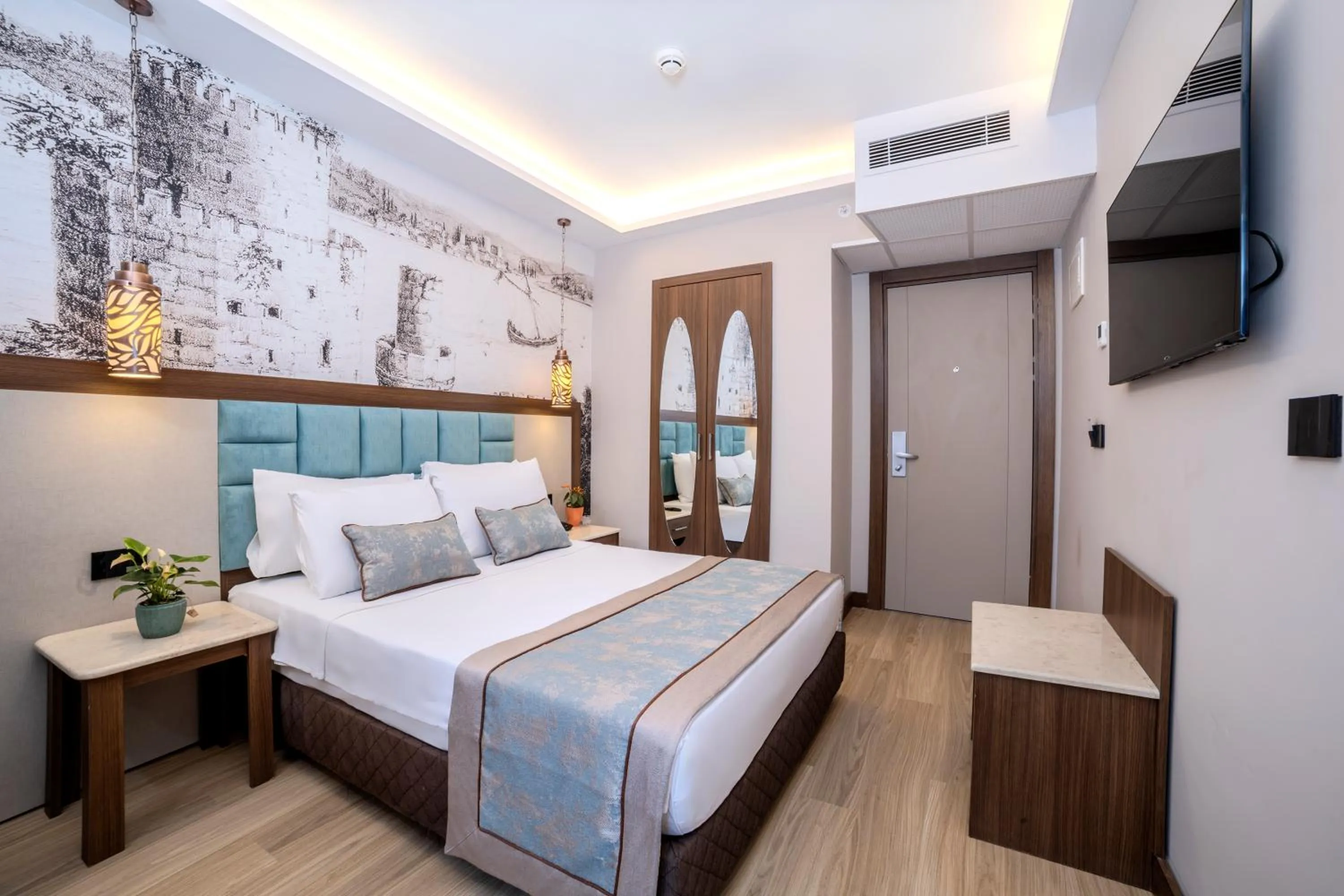 TV and multimedia, Bed in Grand Hilarium Hotel