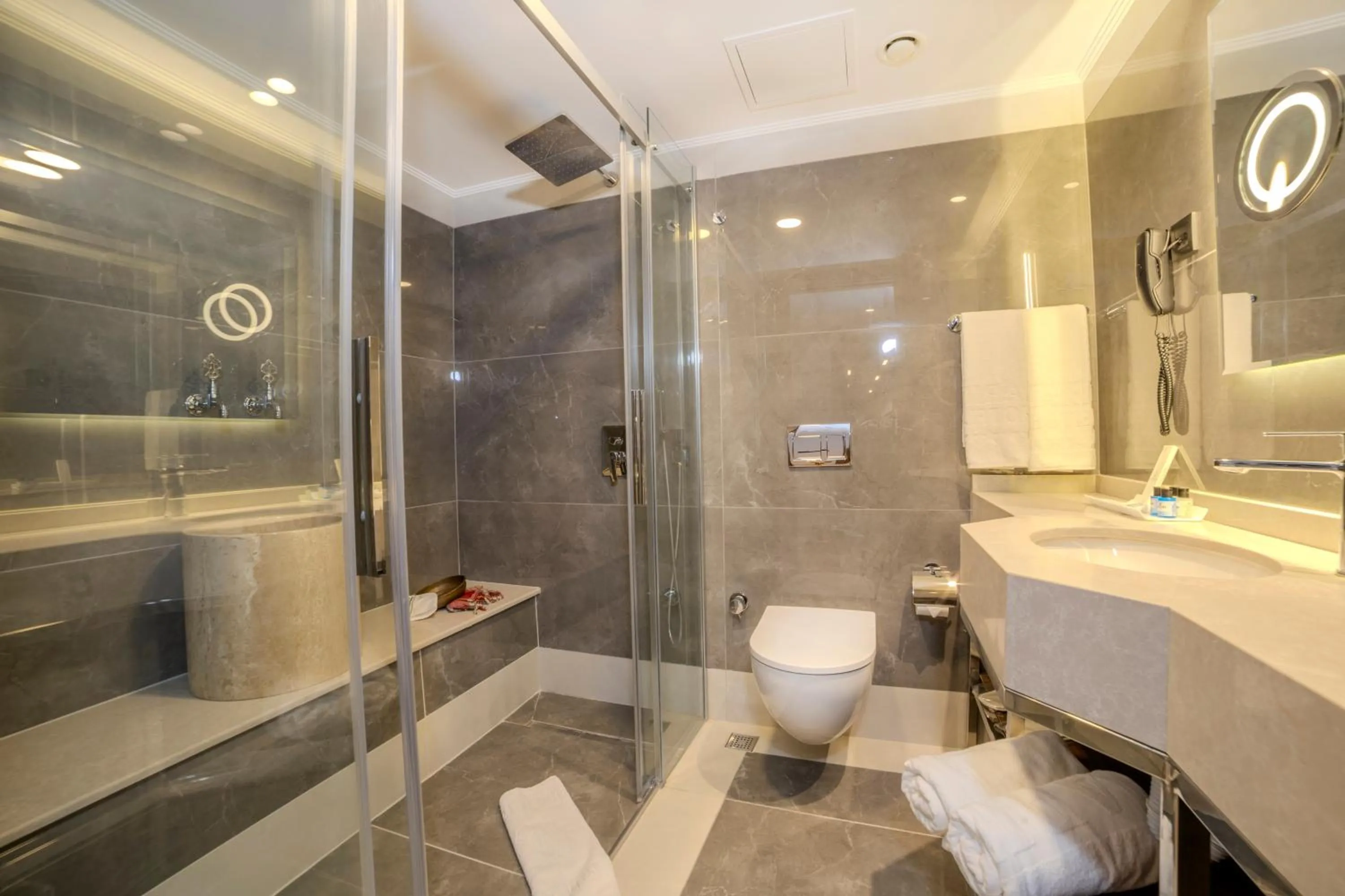 Bathroom in Grand Hilarium Hotel