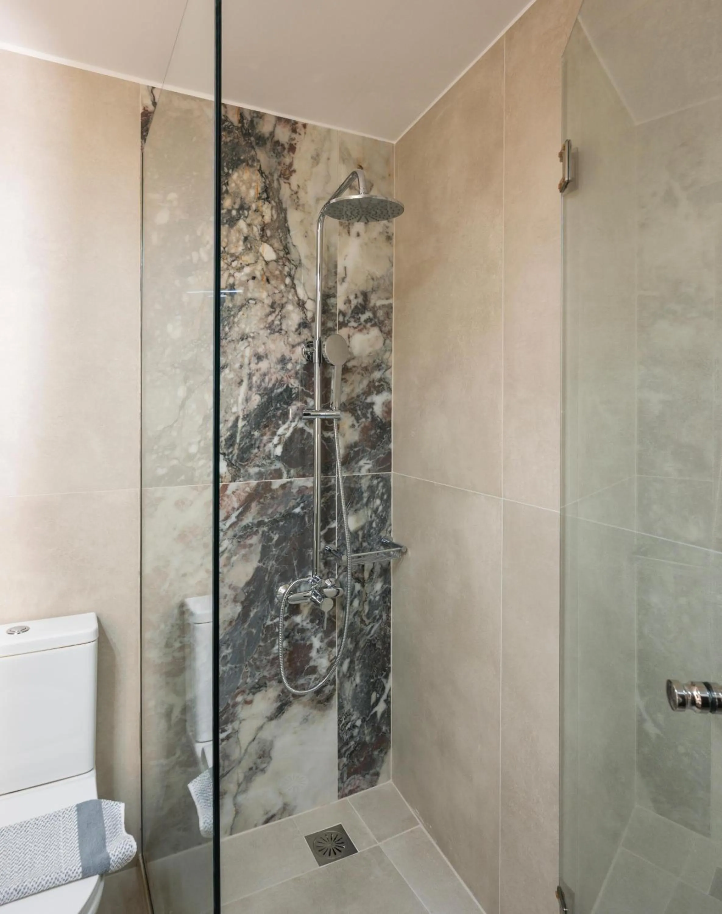 Shower in Porto Orion Studios