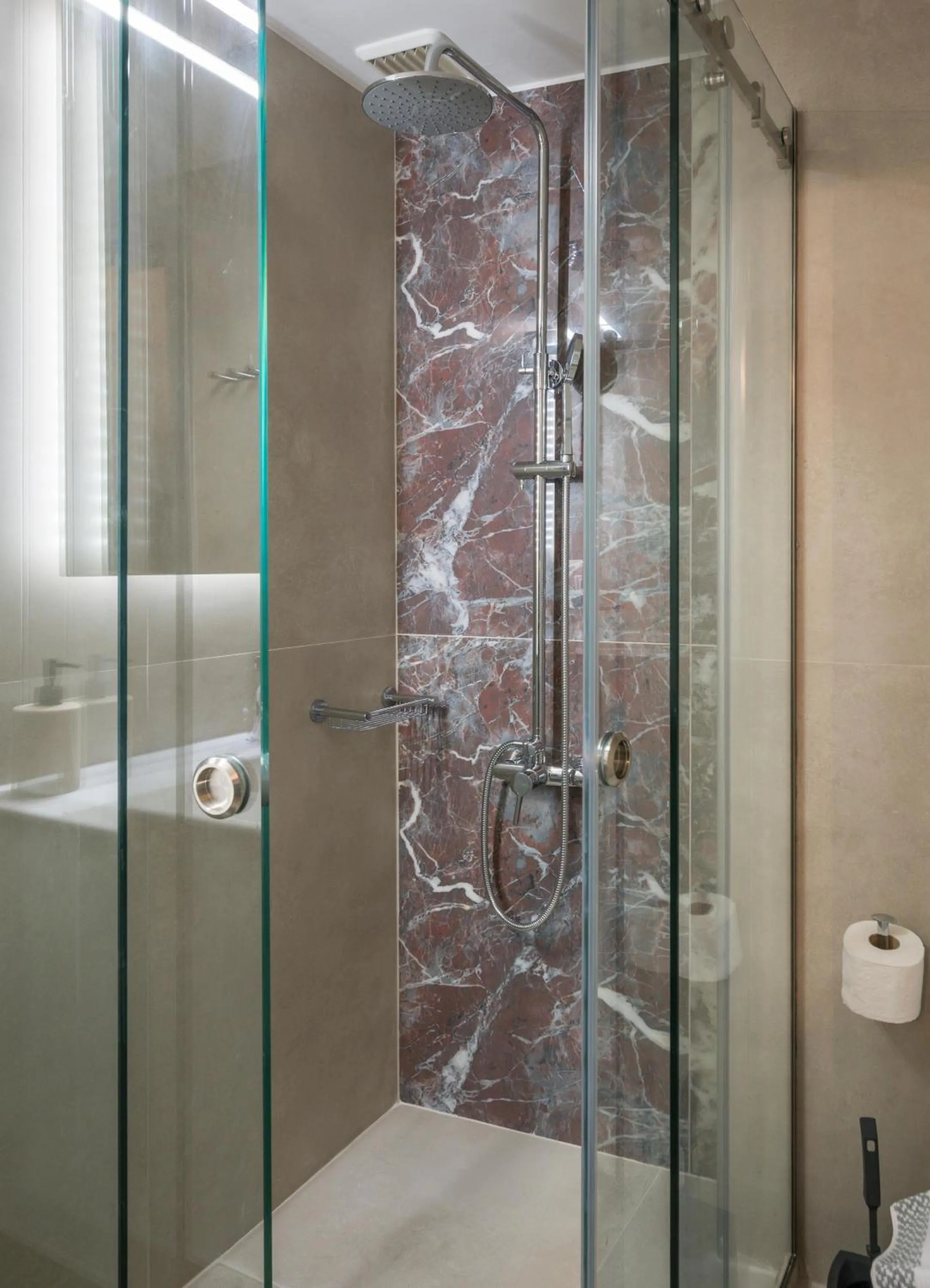 Shower in Porto Orion Studios