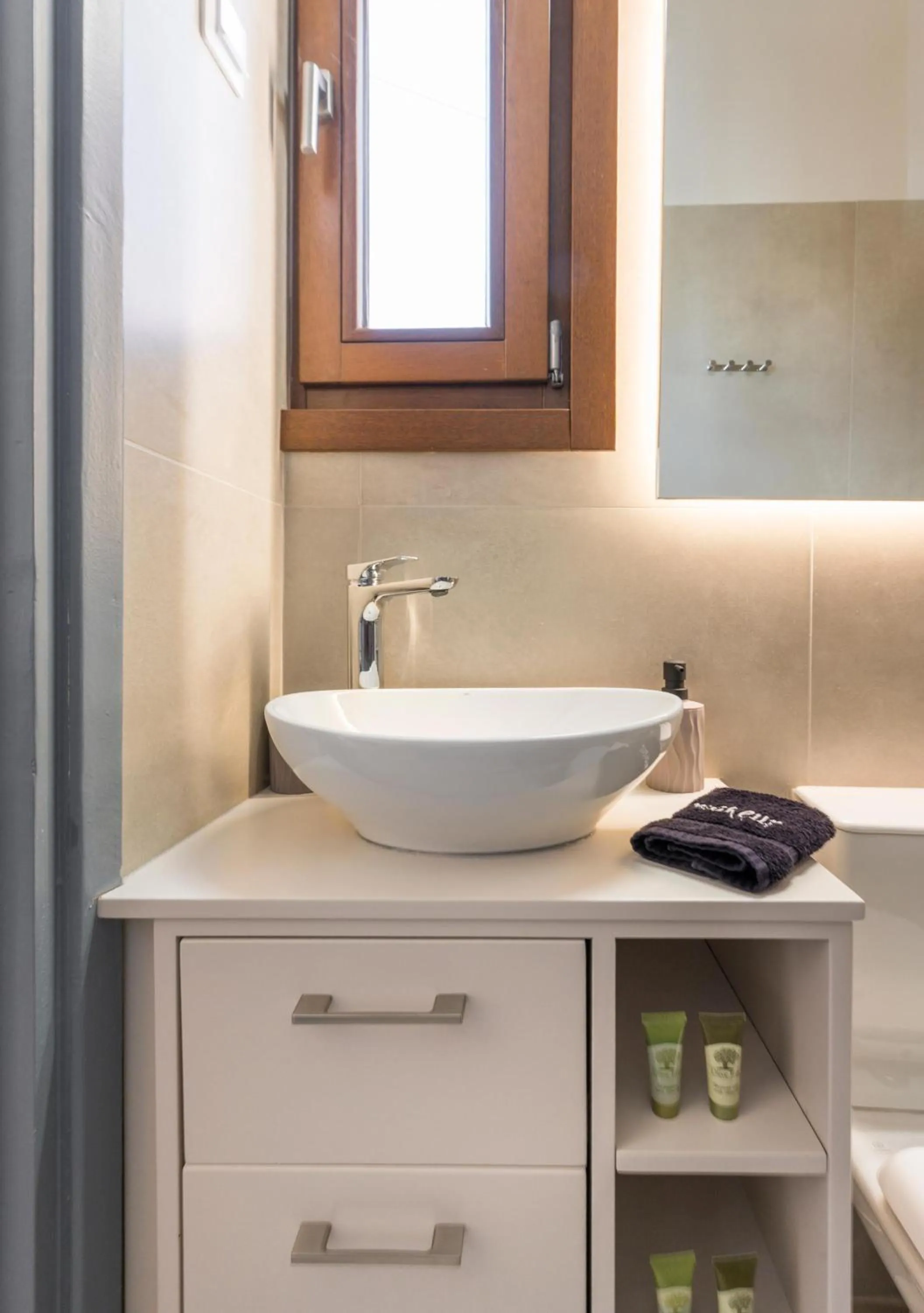 Bathroom in Porto Orion Studios