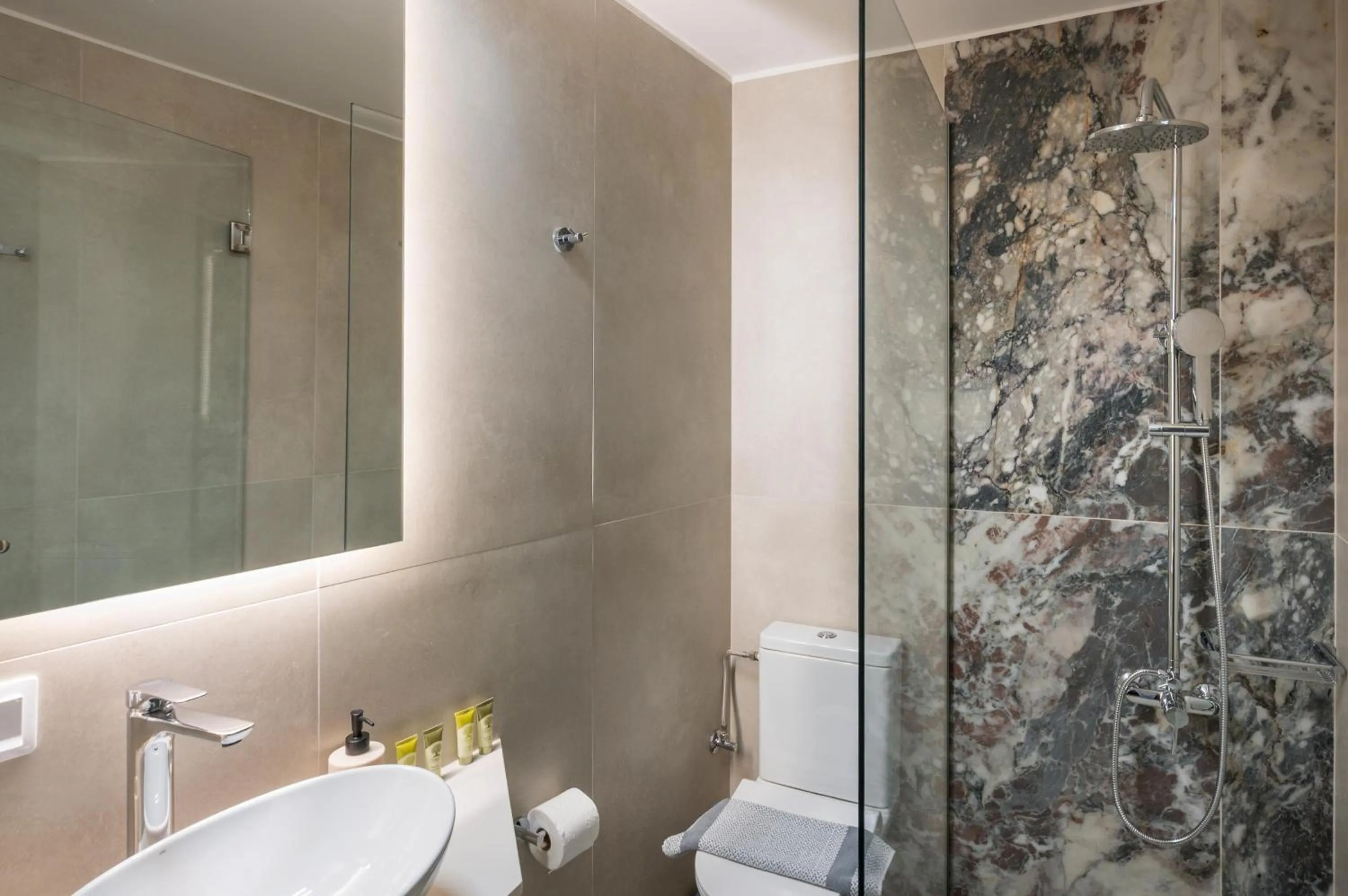 Shower in Porto Orion Studios