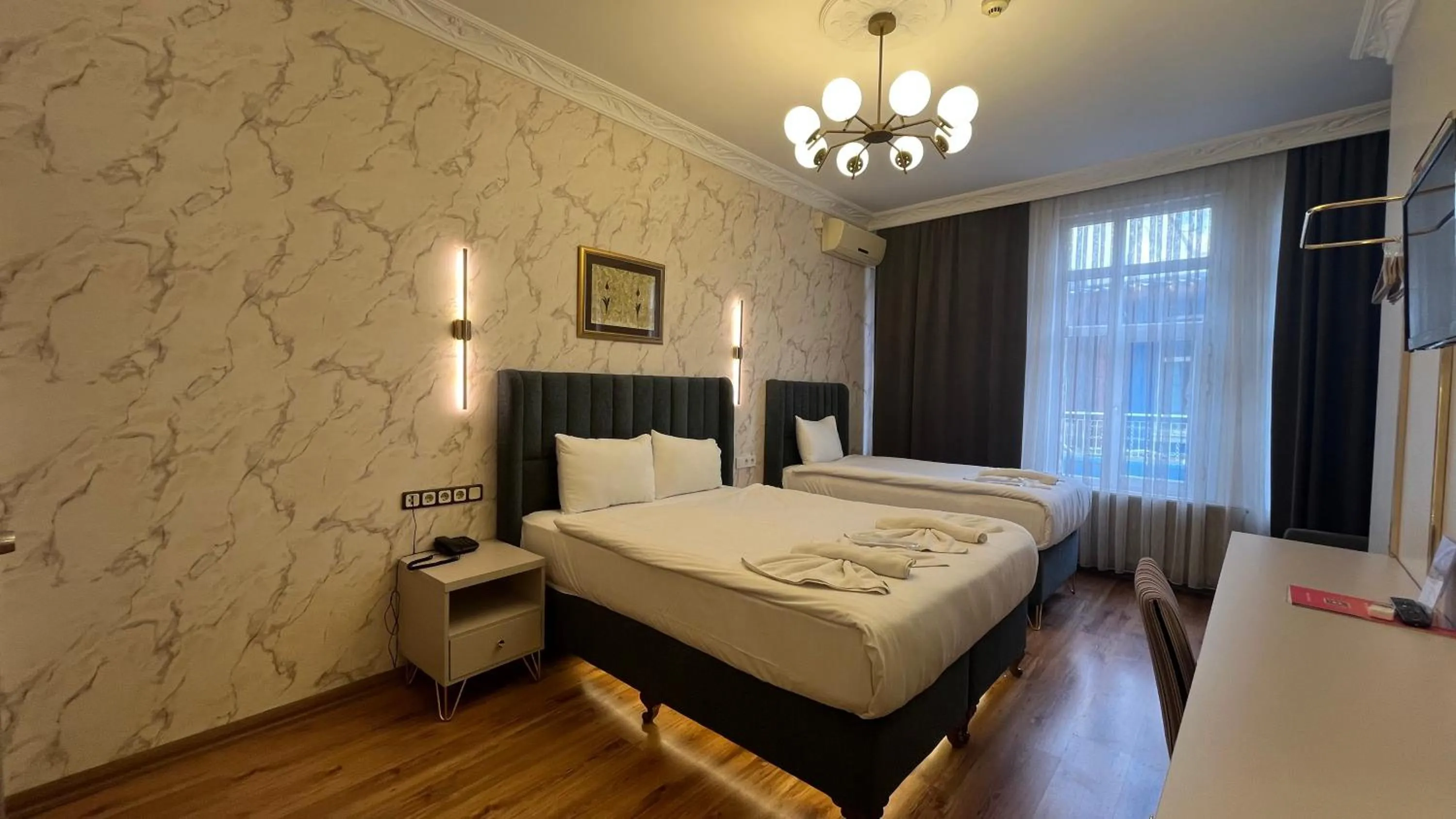 Bed in Hotel Tulip House