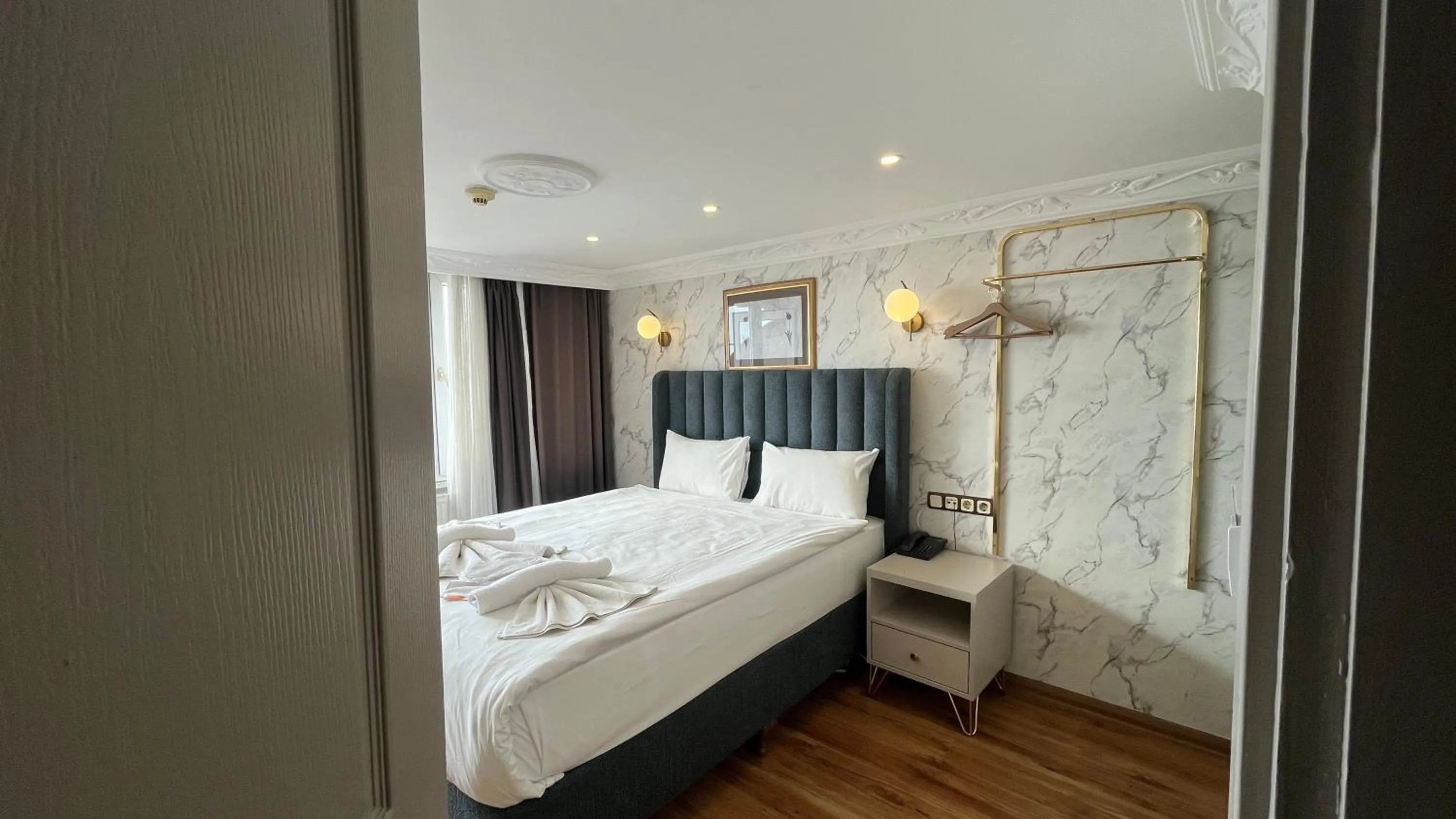 Bed in Hotel Tulip House