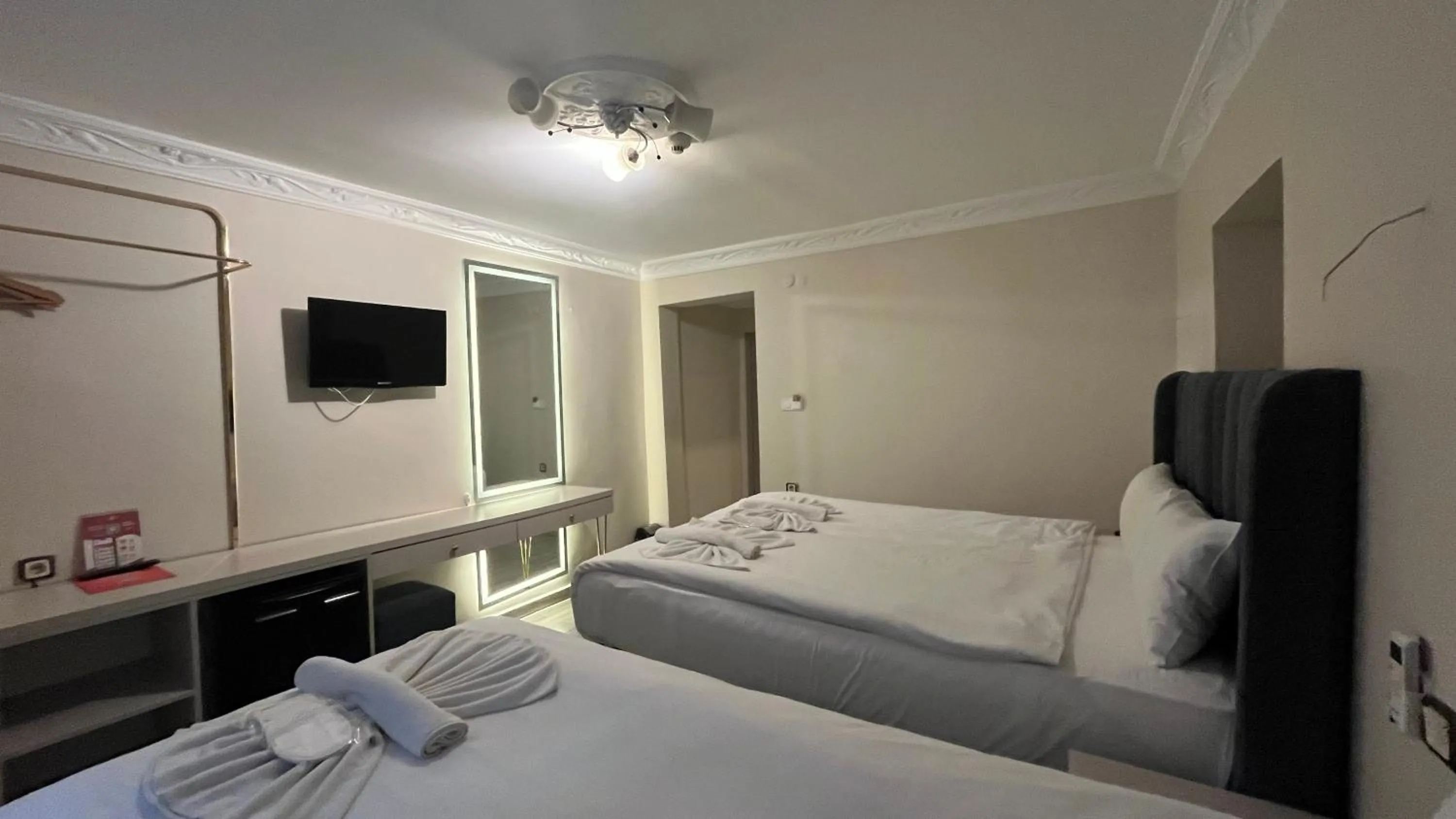 Bed in Hotel Tulip House