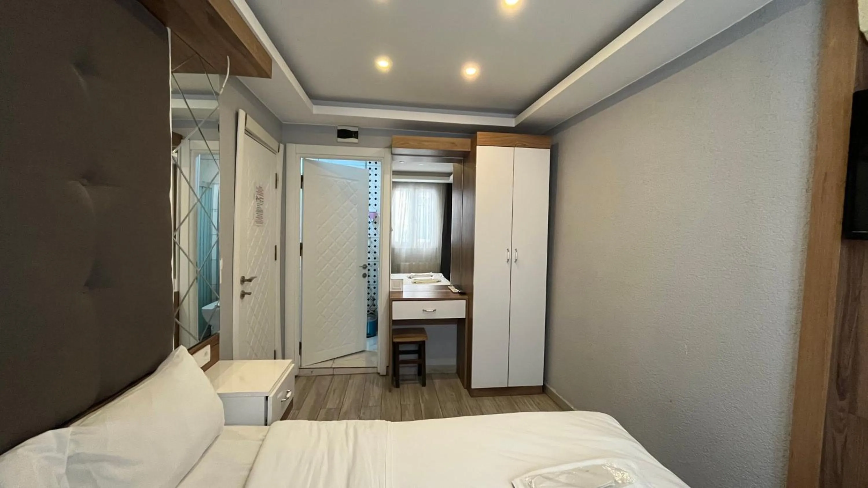 Bed in Hotel Tulip House