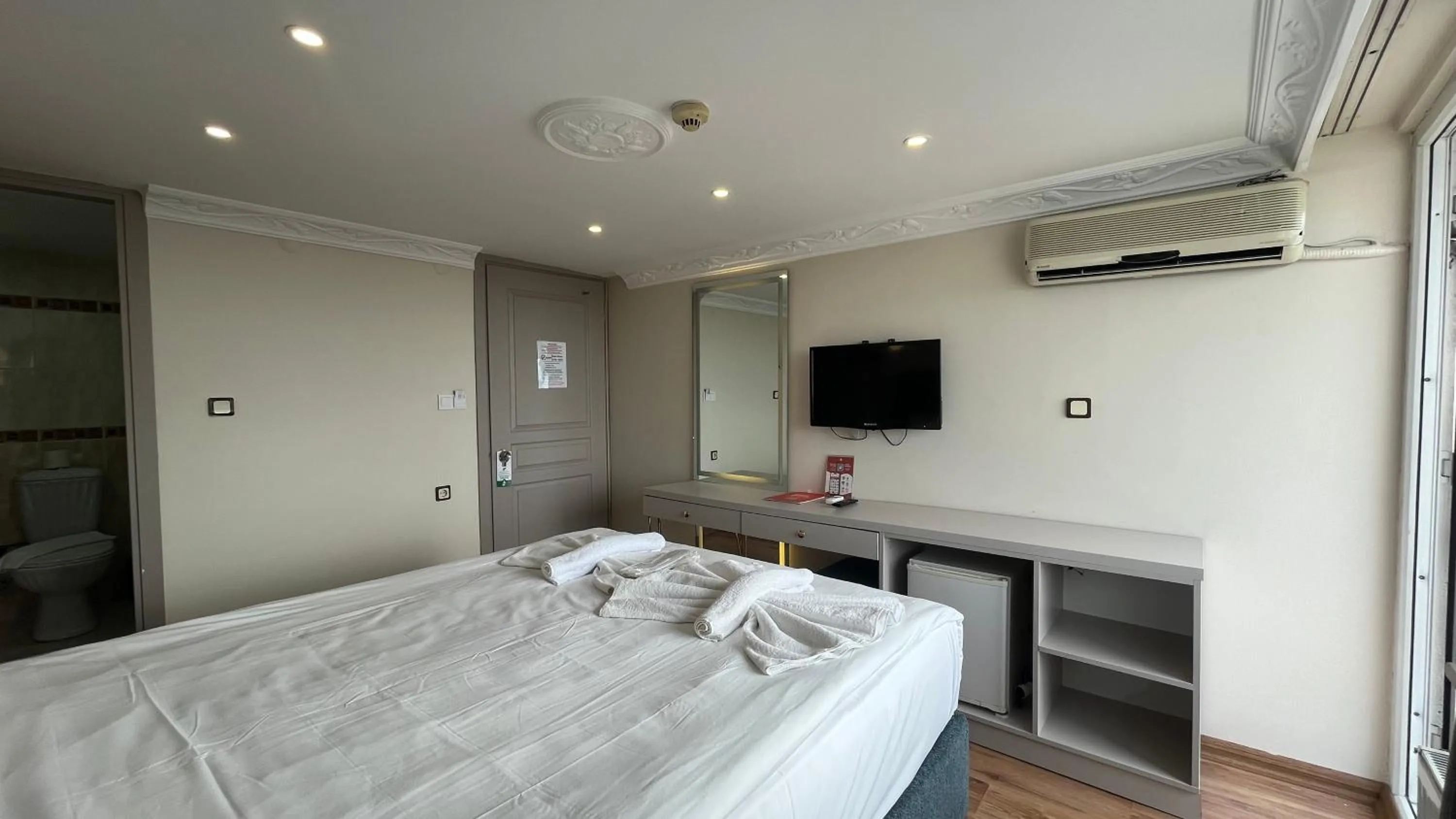 Bed in Hotel Tulip House