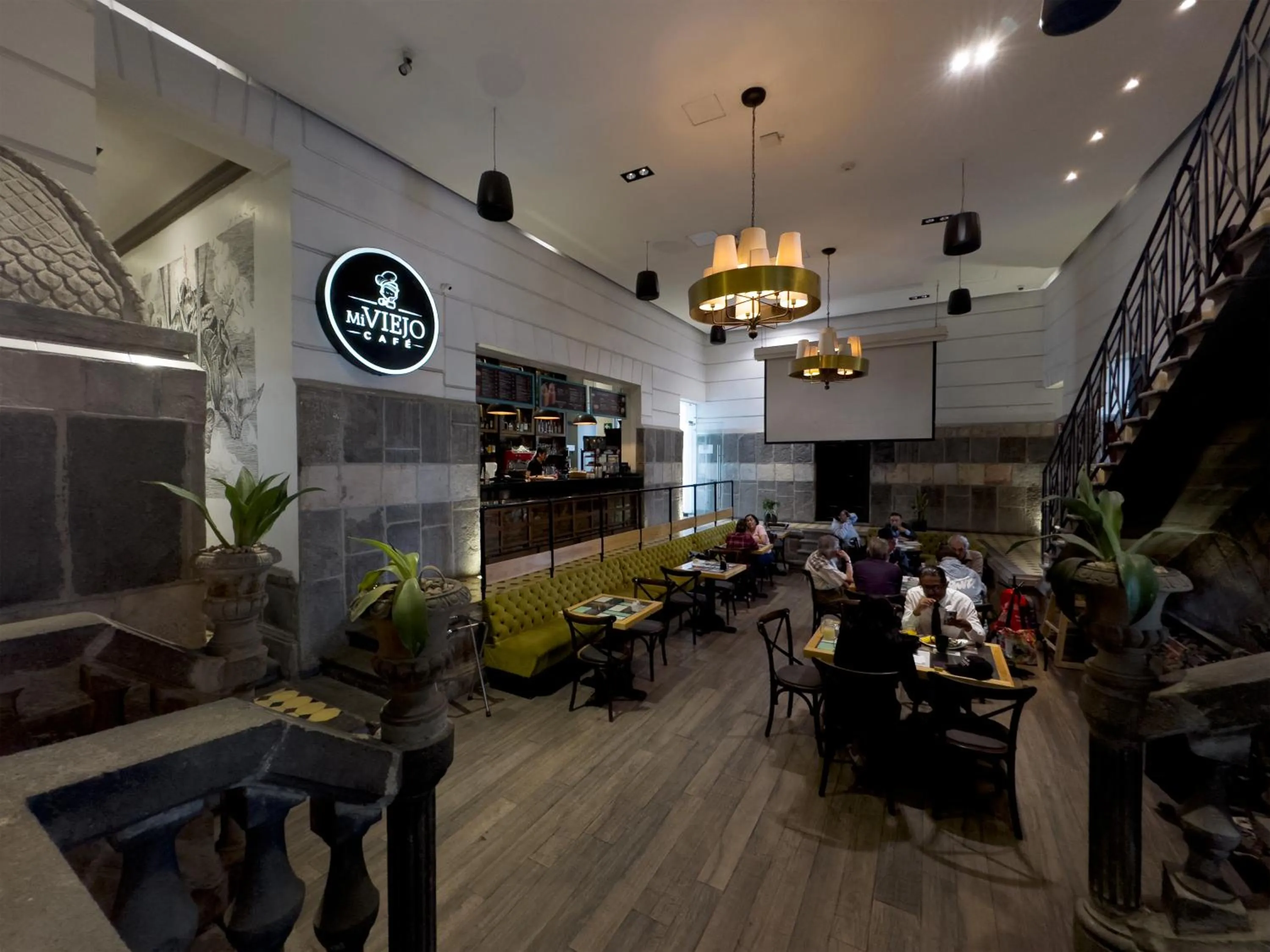Restaurant/places to eat in Ikonik Hotel Puebla