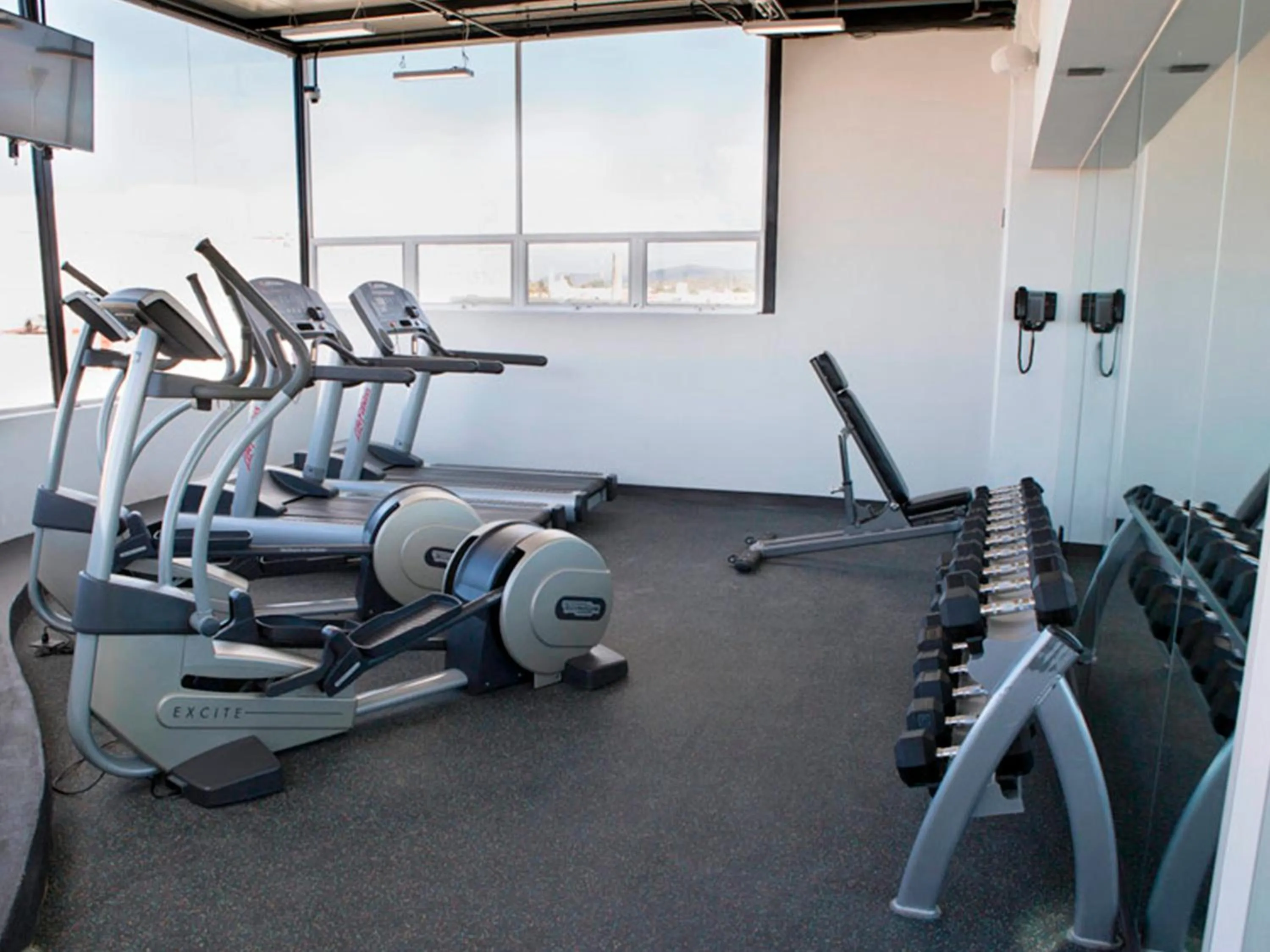 Fitness centre/facilities in Ikonik Hotel Puebla