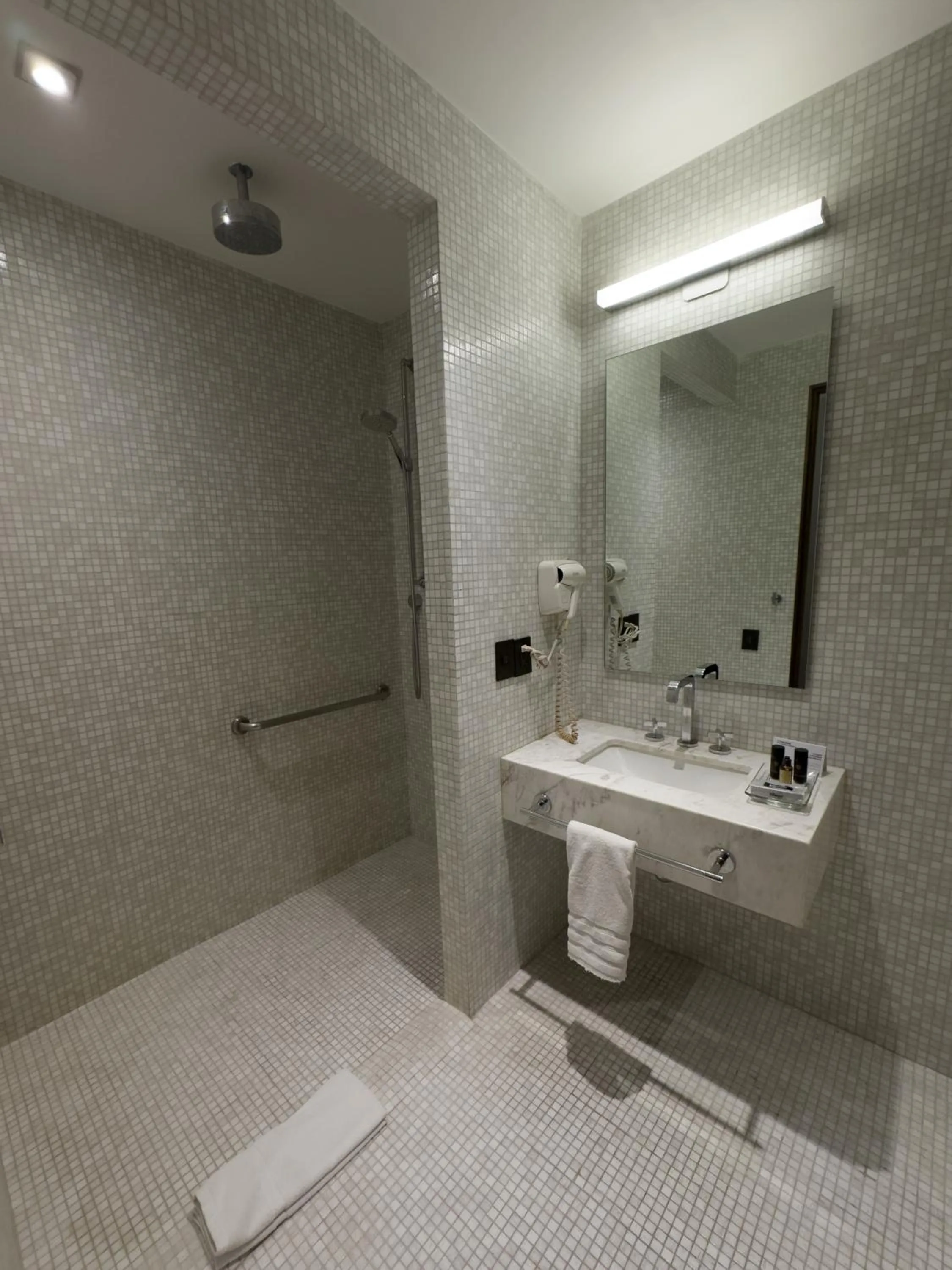 Bathroom in Ikonik Hotel Puebla