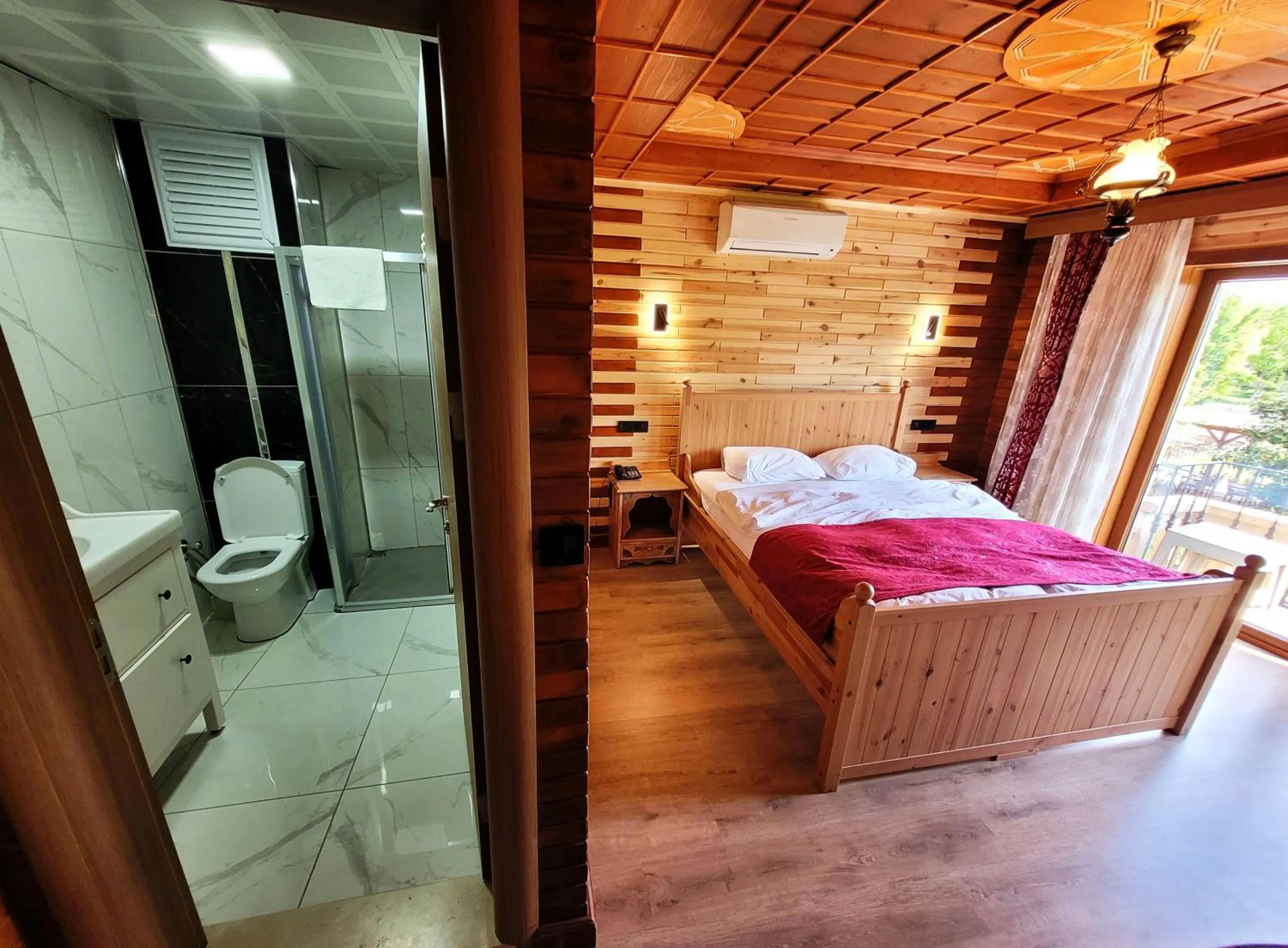 Photo of the whole room, Bed in Saruhan Hotel