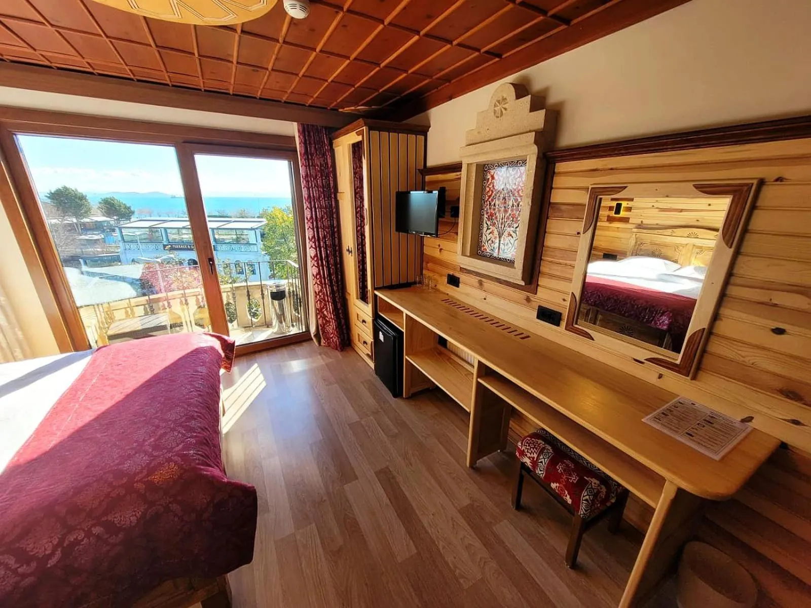 Bedroom, Bed in Saruhan Hotel