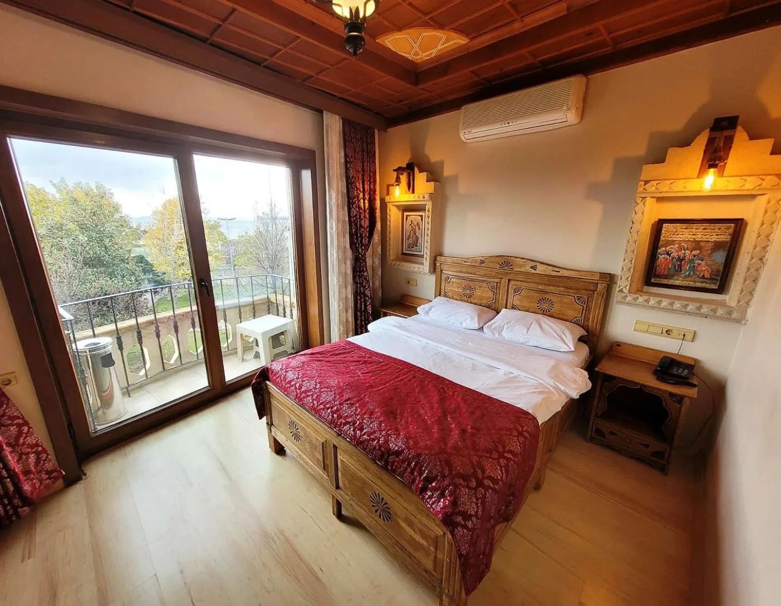 Bedroom, Bed in Saruhan Hotel