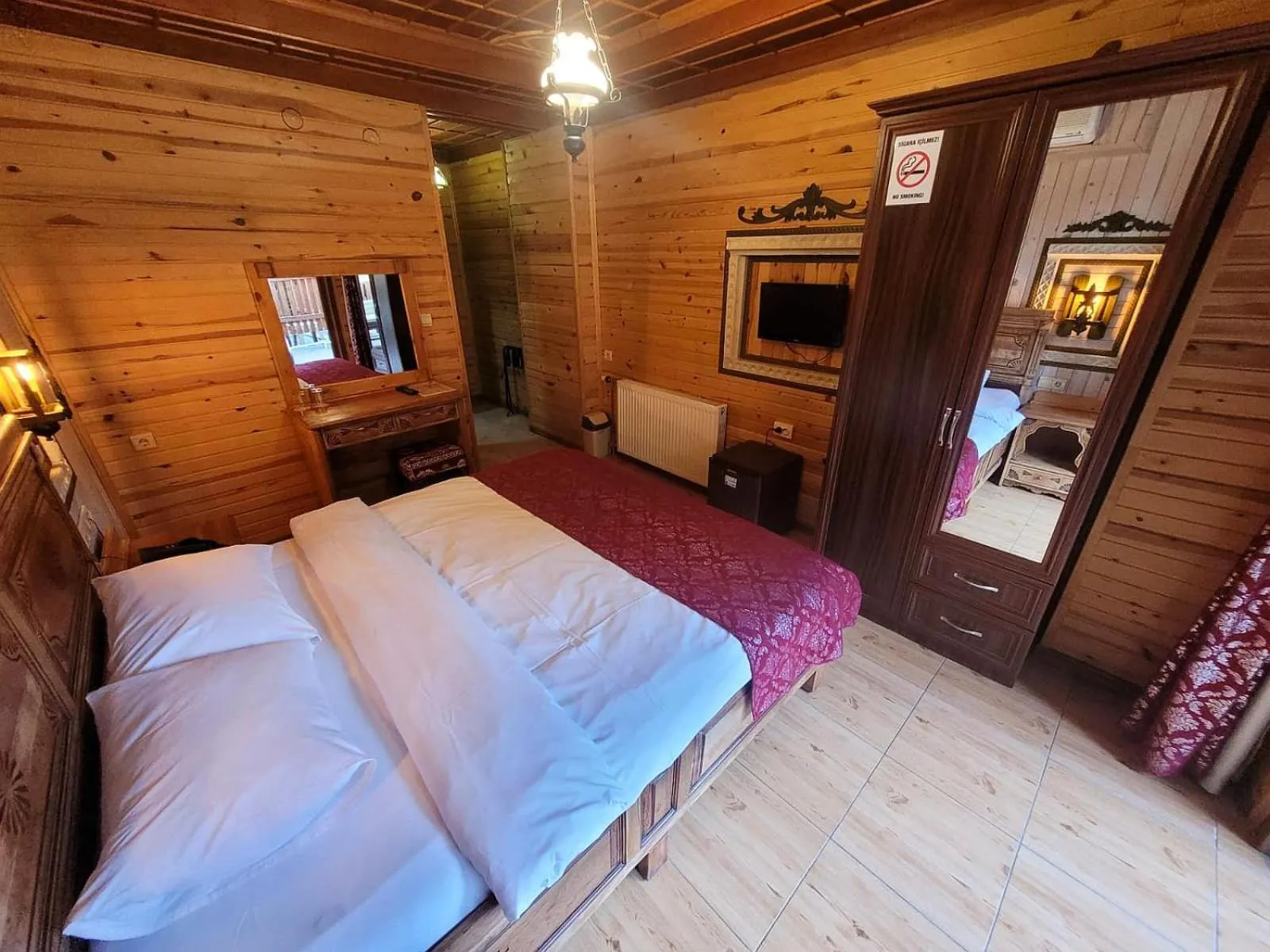 Bedroom, Bed in Saruhan Hotel