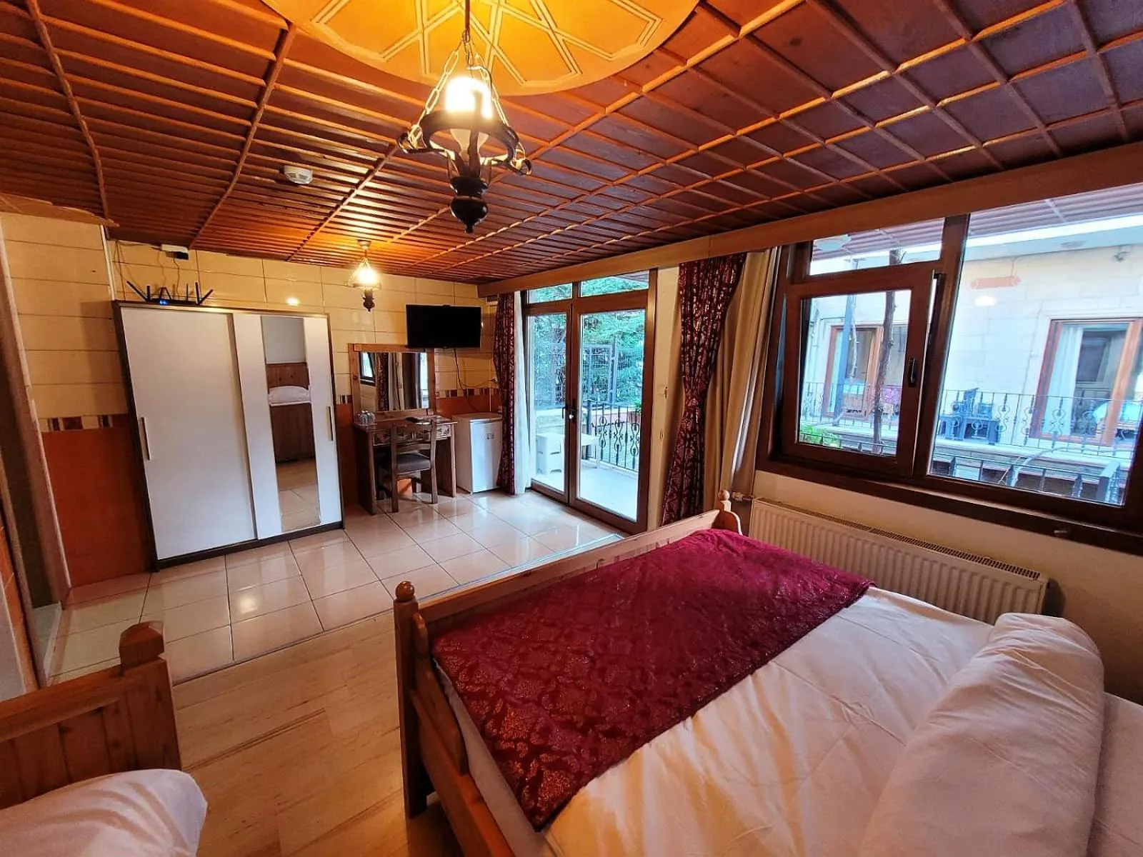 Bedroom, Bed in Saruhan Hotel