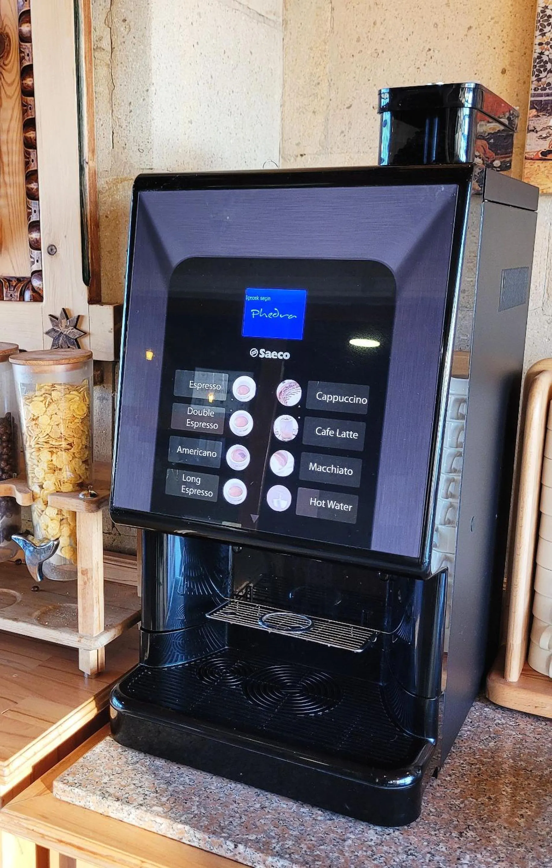 Coffee/tea facilities in Saruhan Hotel