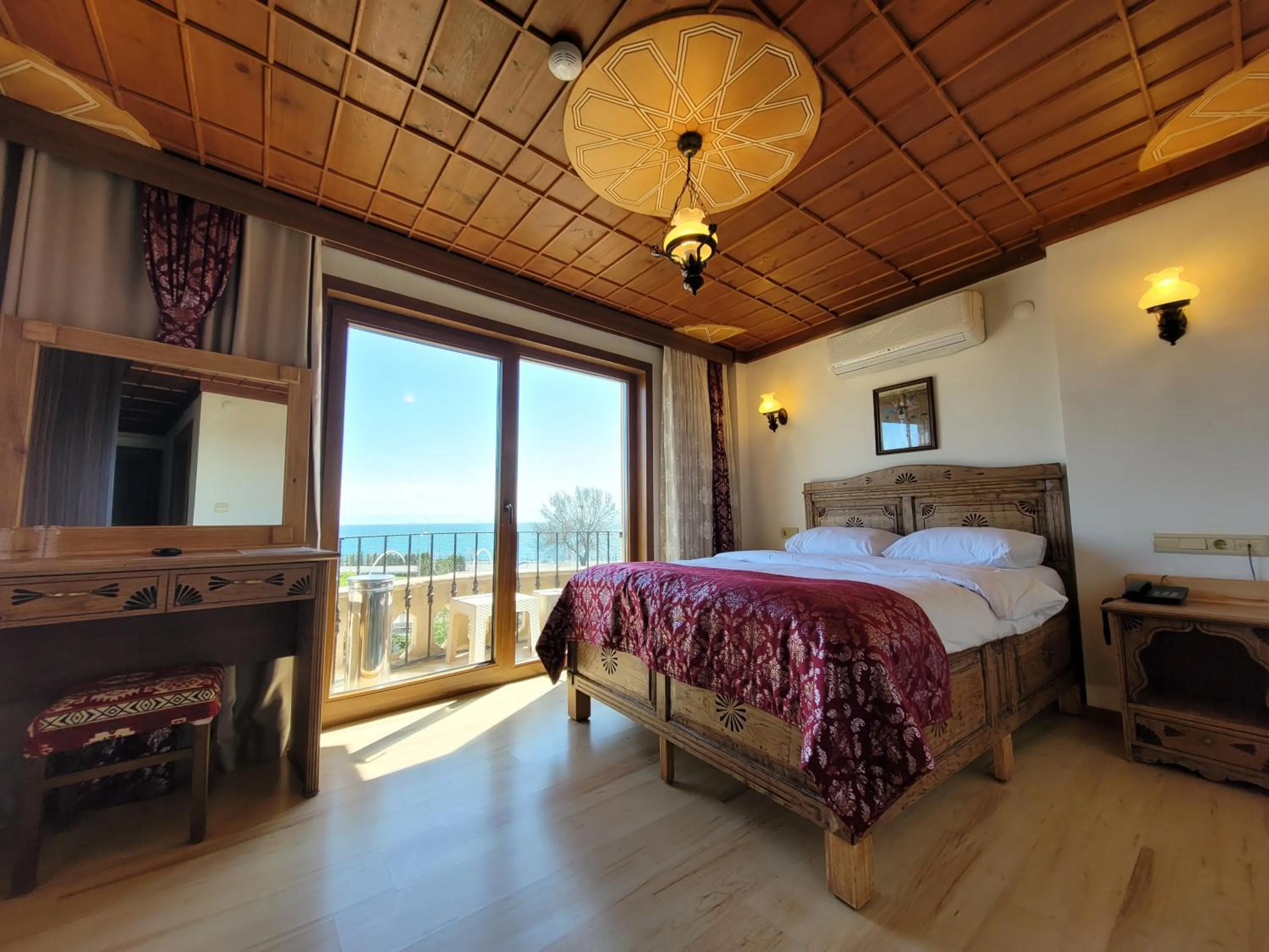 Sea view, Bed in Saruhan Hotel