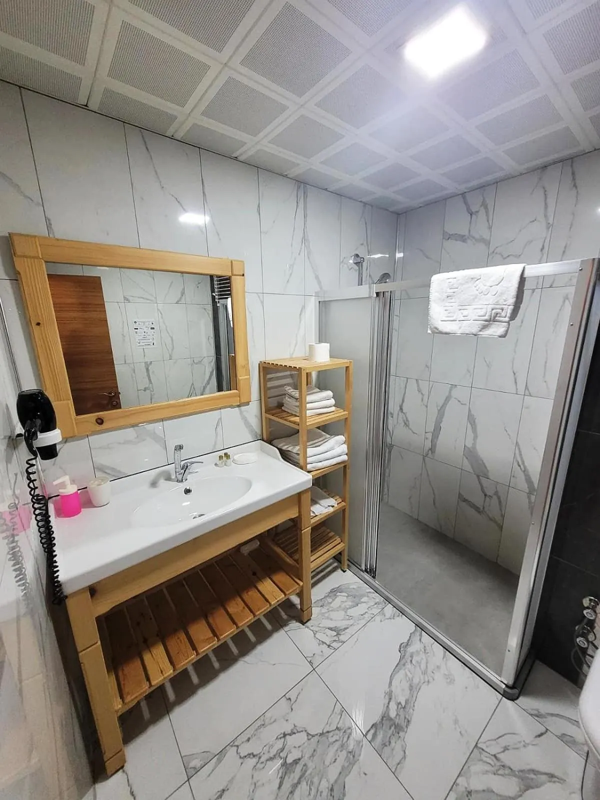 Bathroom in Saruhan Hotel