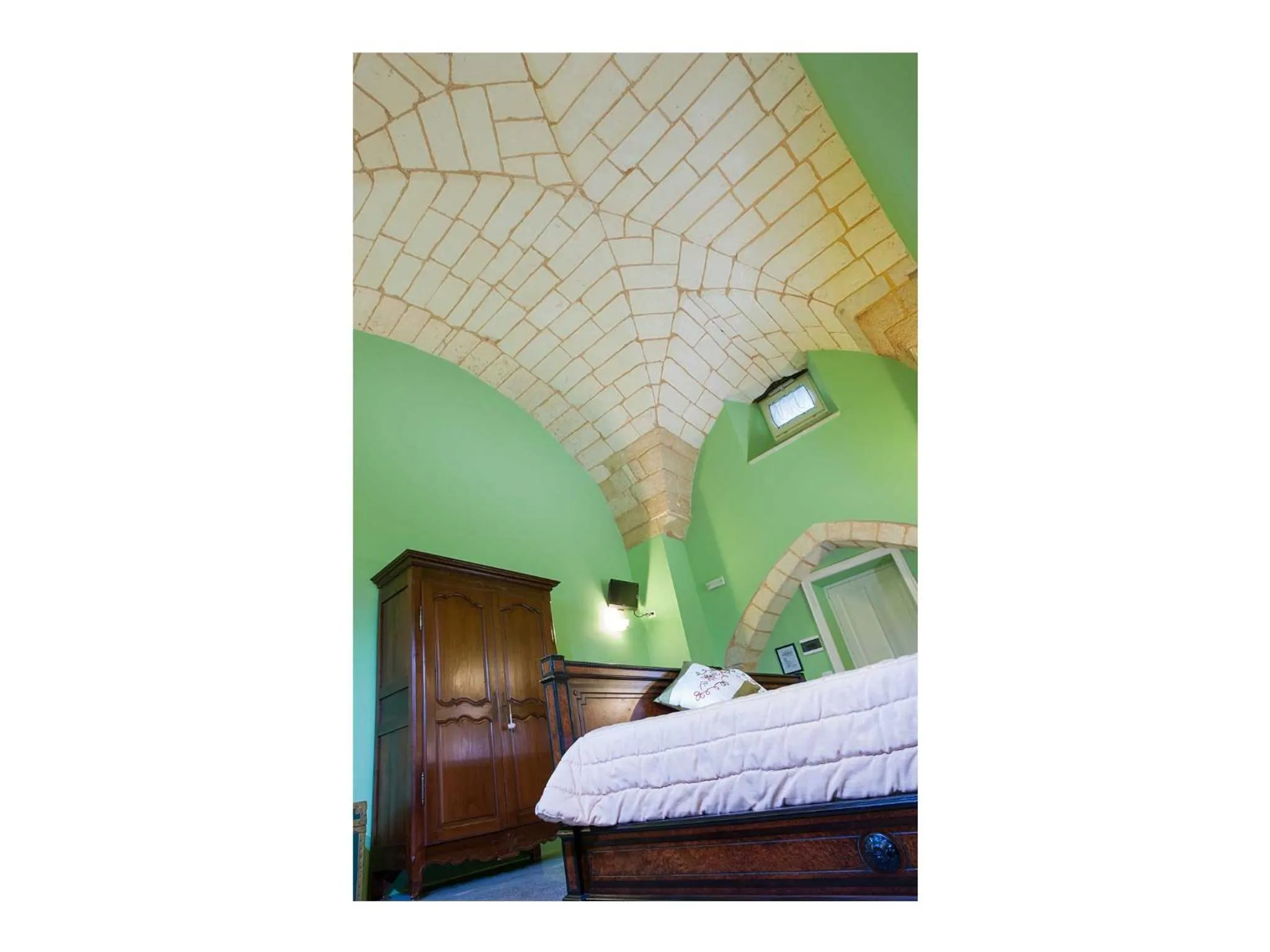 Decorative detail, Bed in Palazzo Mellacqua