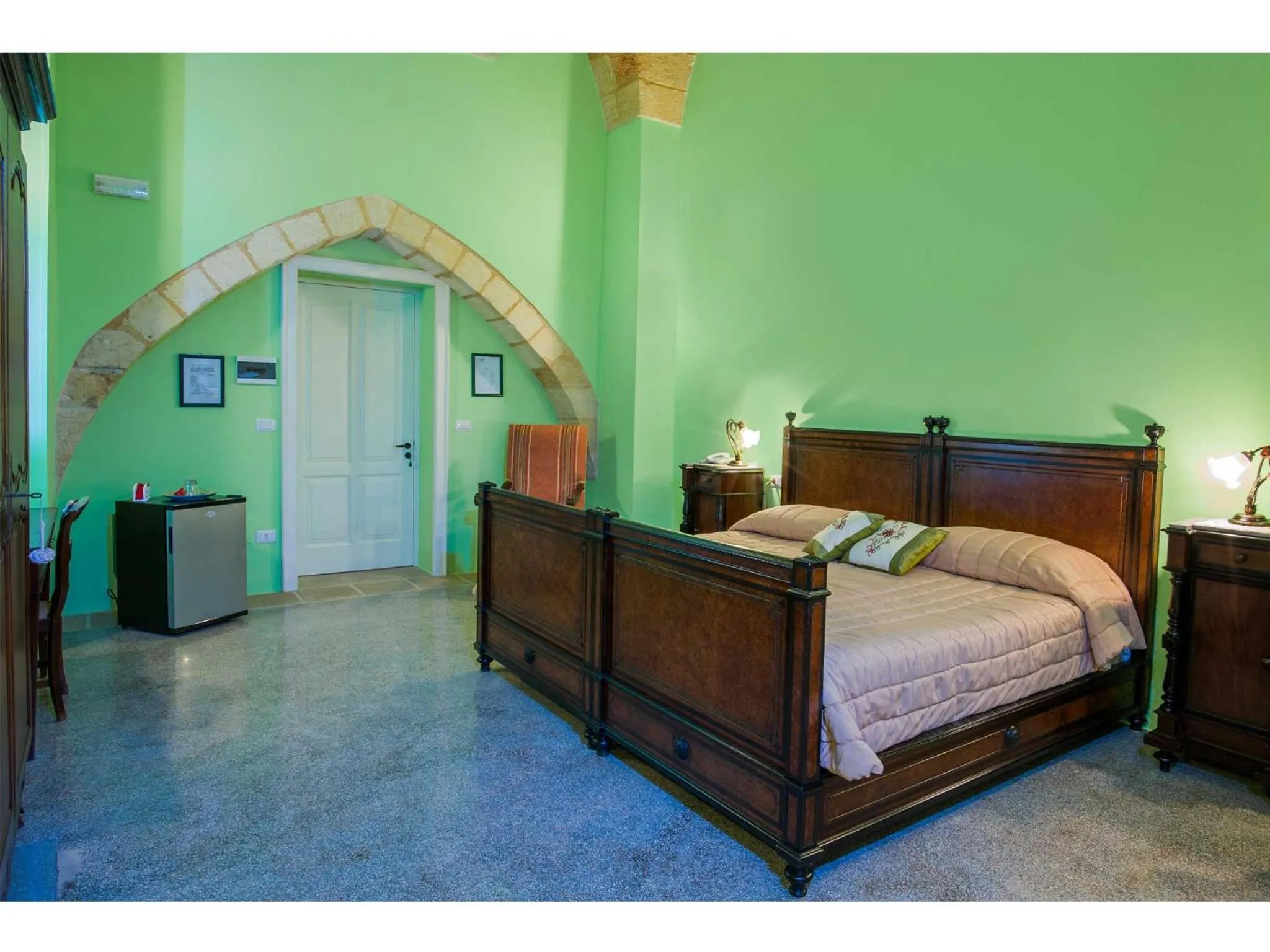 Photo of the whole room, Bed in Palazzo Mellacqua