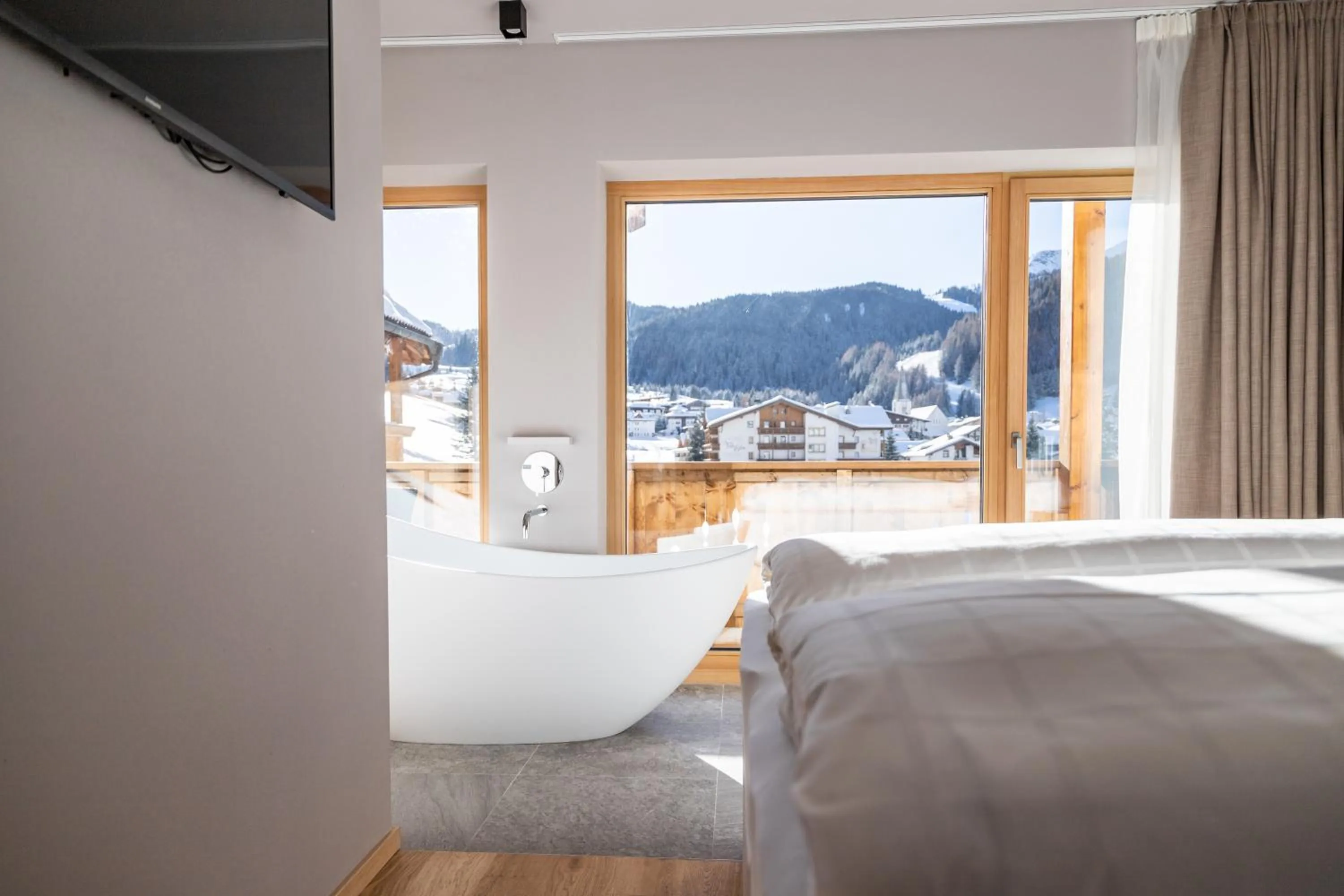 Bath, Bed in Hotel Col Alto