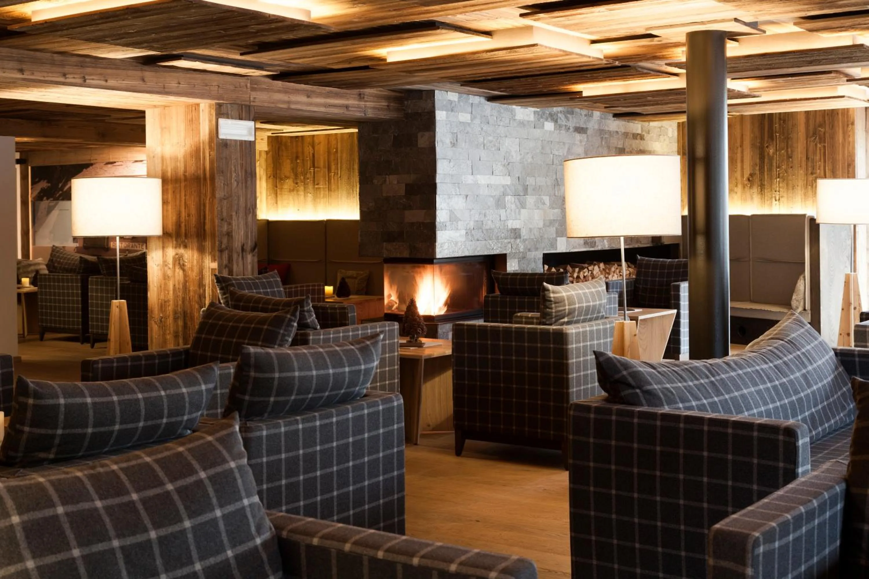 Lounge or bar in Hotel Col Alto